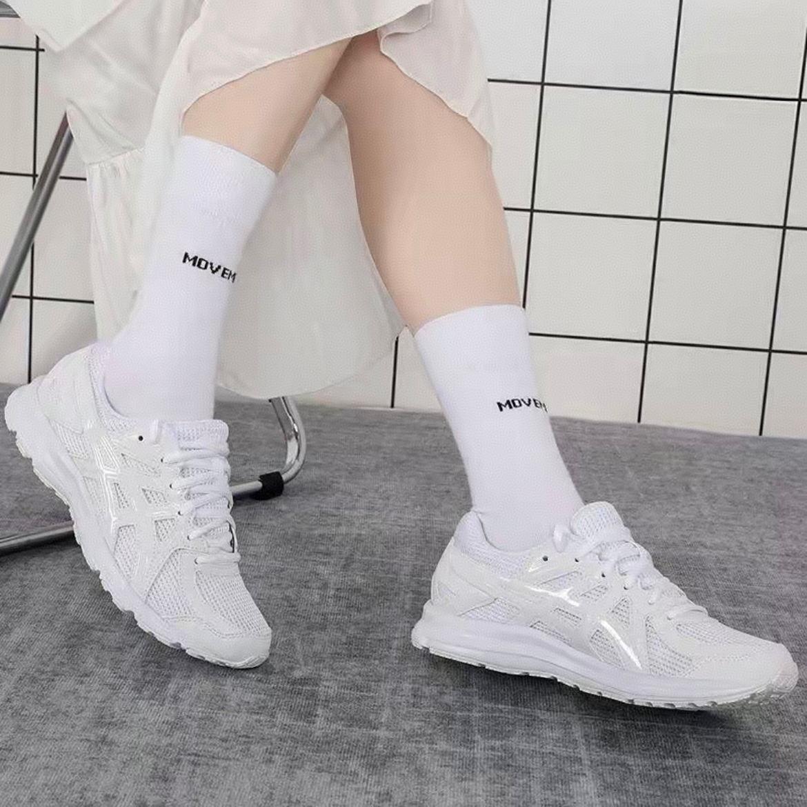 (W) Asics Jog 100 T White - 2E Extra Wide 착용 스타일 - 1