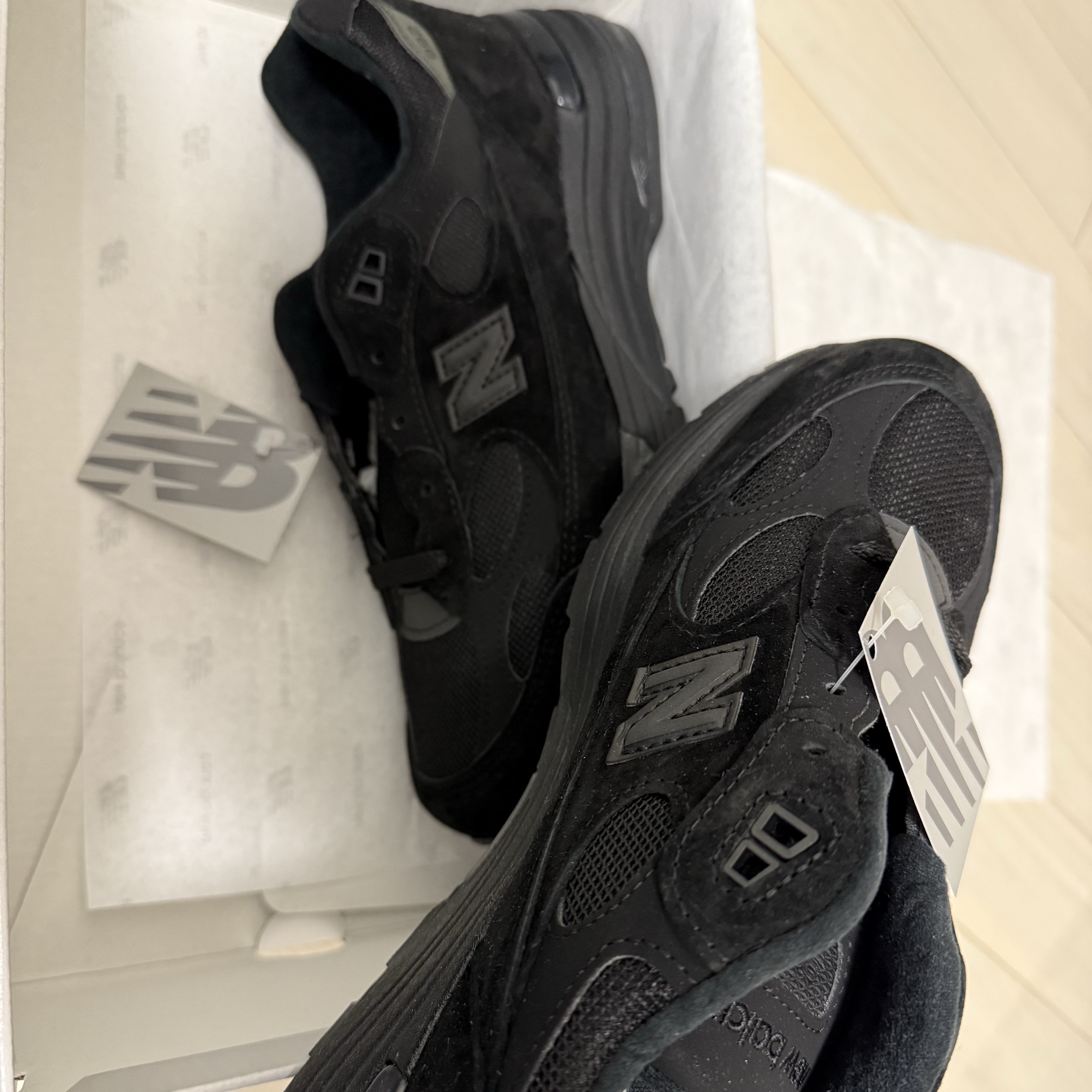 New Balance 992 Made in USA Core Black 착용 스타일