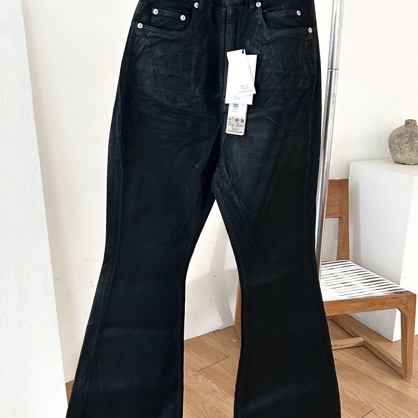 (W) Rick Owens Drkshdw Bolan Bootcut Overdyed Foil Stretch Denim Black 착용 스타일 - 3