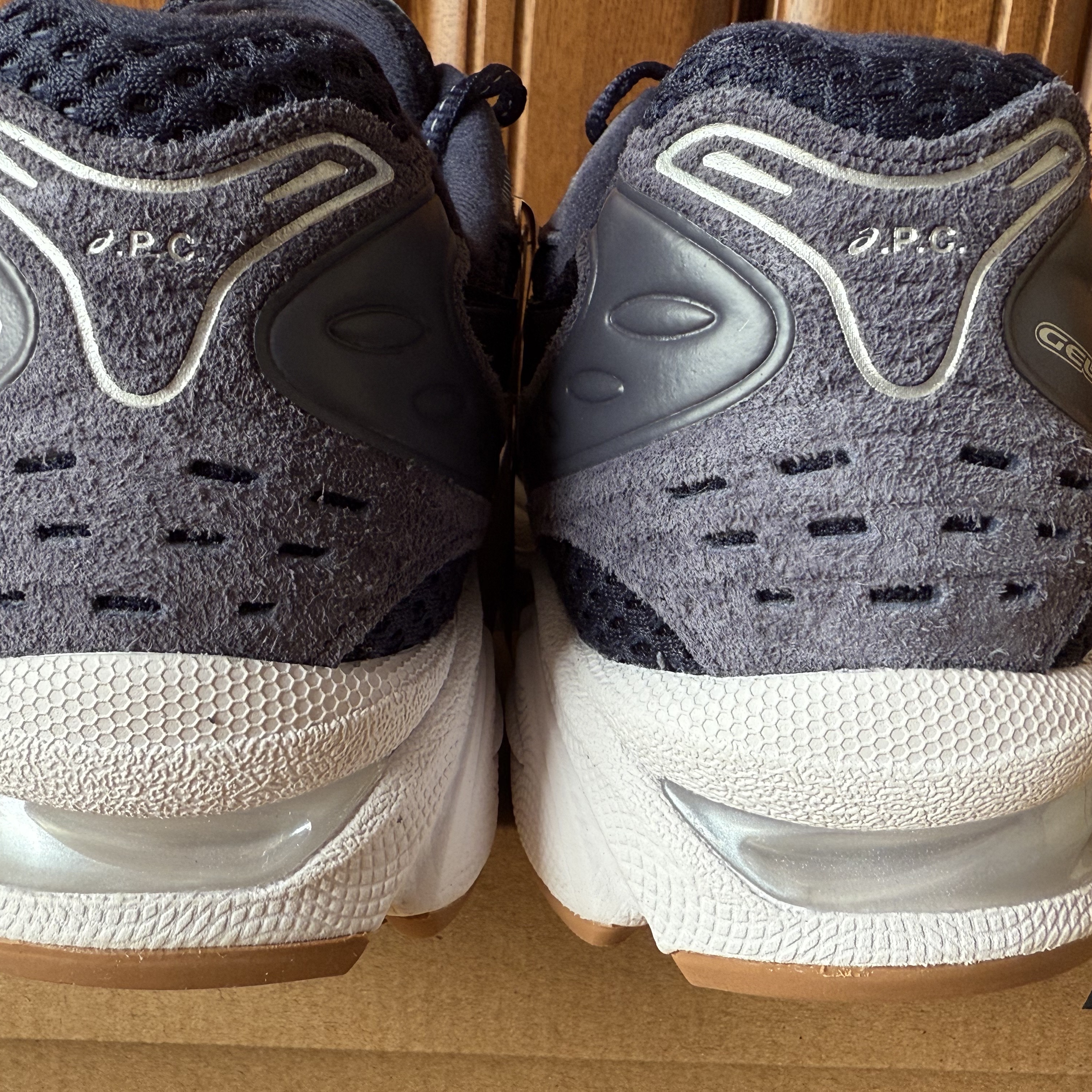Asics x A.P.C. Gel-Kayano 14 Midnight Indigo Fog 착용 스타일 - 4