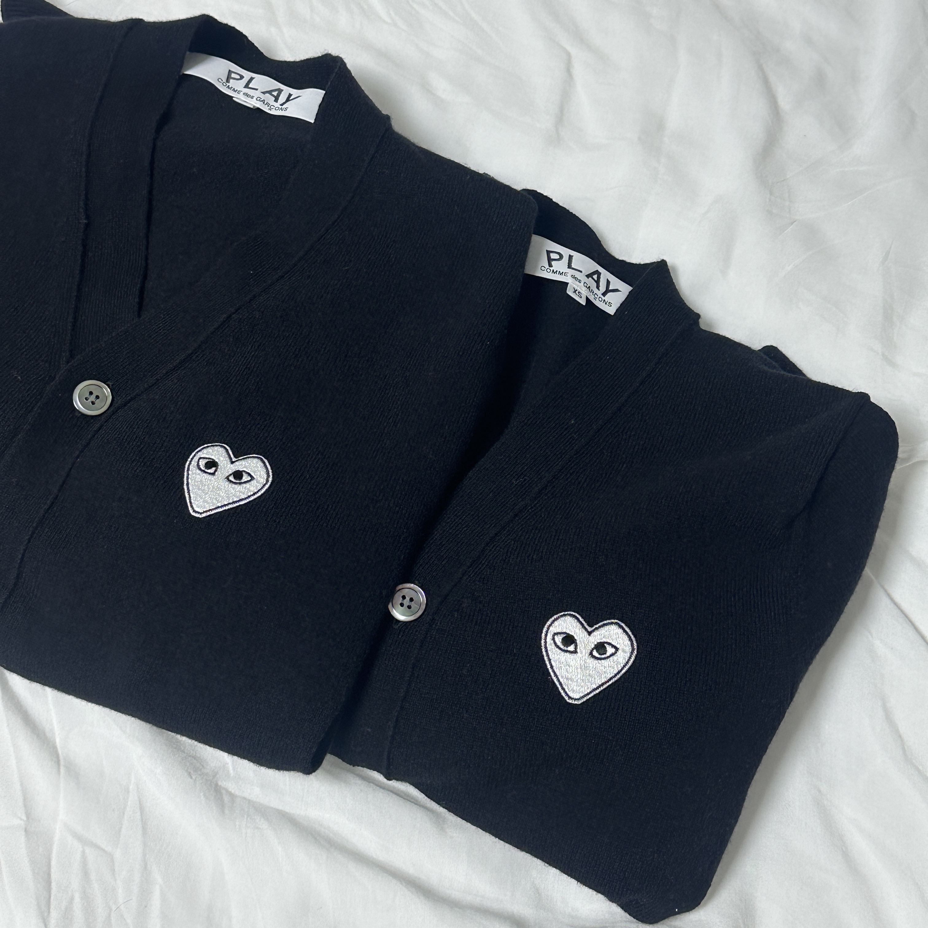 Play Comme des Garcons White Heart Knit Cardigan Black, Play Comme des Garcons White Heart Knit Cardigan Black 착용 스타일 - 1