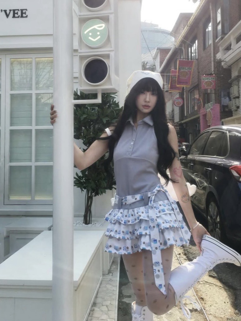 혼쿄 캉캉 홀터넥 드레스 그레이 착용 스타일