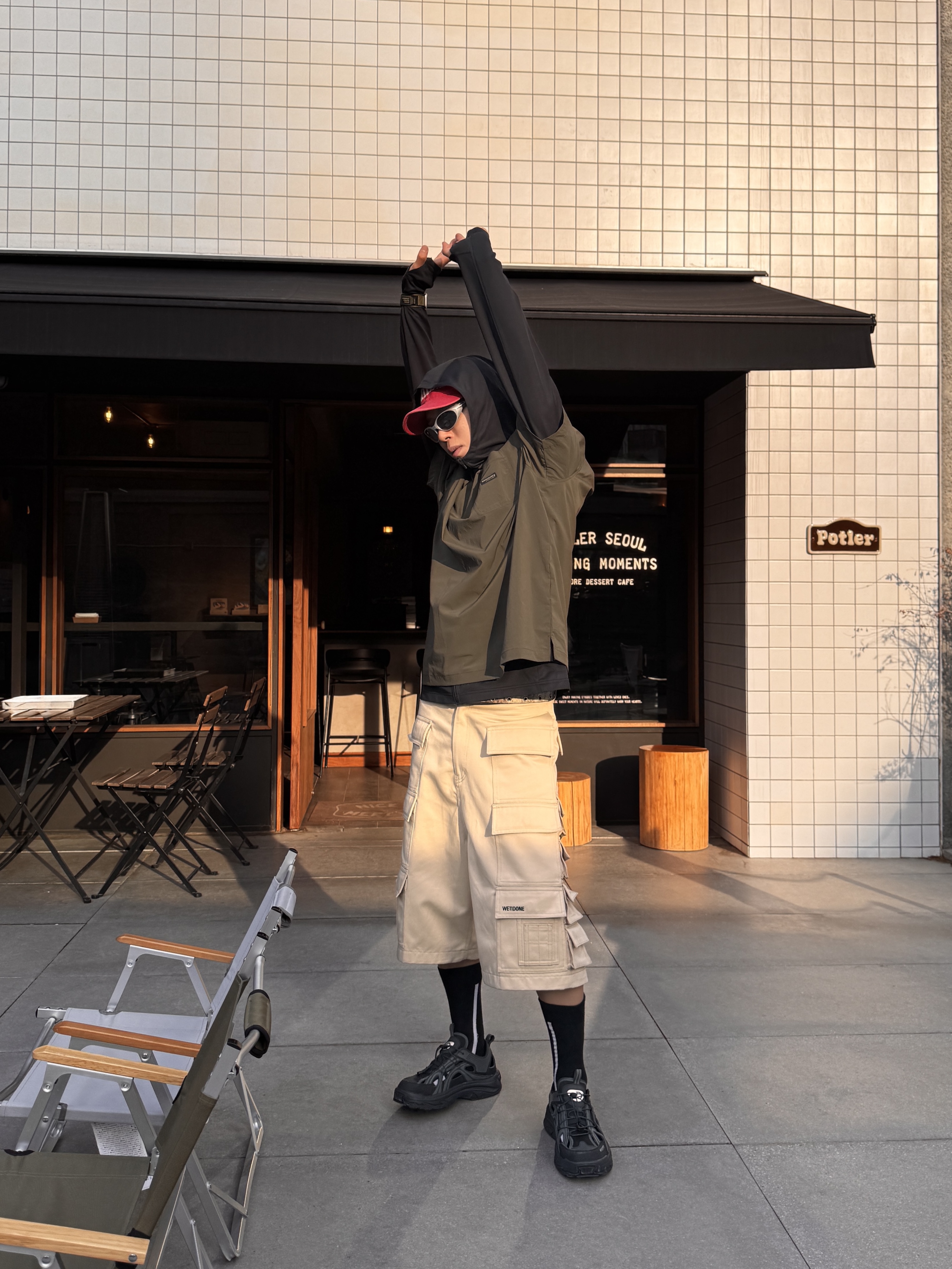 Oakley Eye Jacket Redux Silver Frame Prizm Black Polarized Lenses High Bridge Fit, moif x inapsquare City Dweller Parka Sand 착용 스타일 - 2