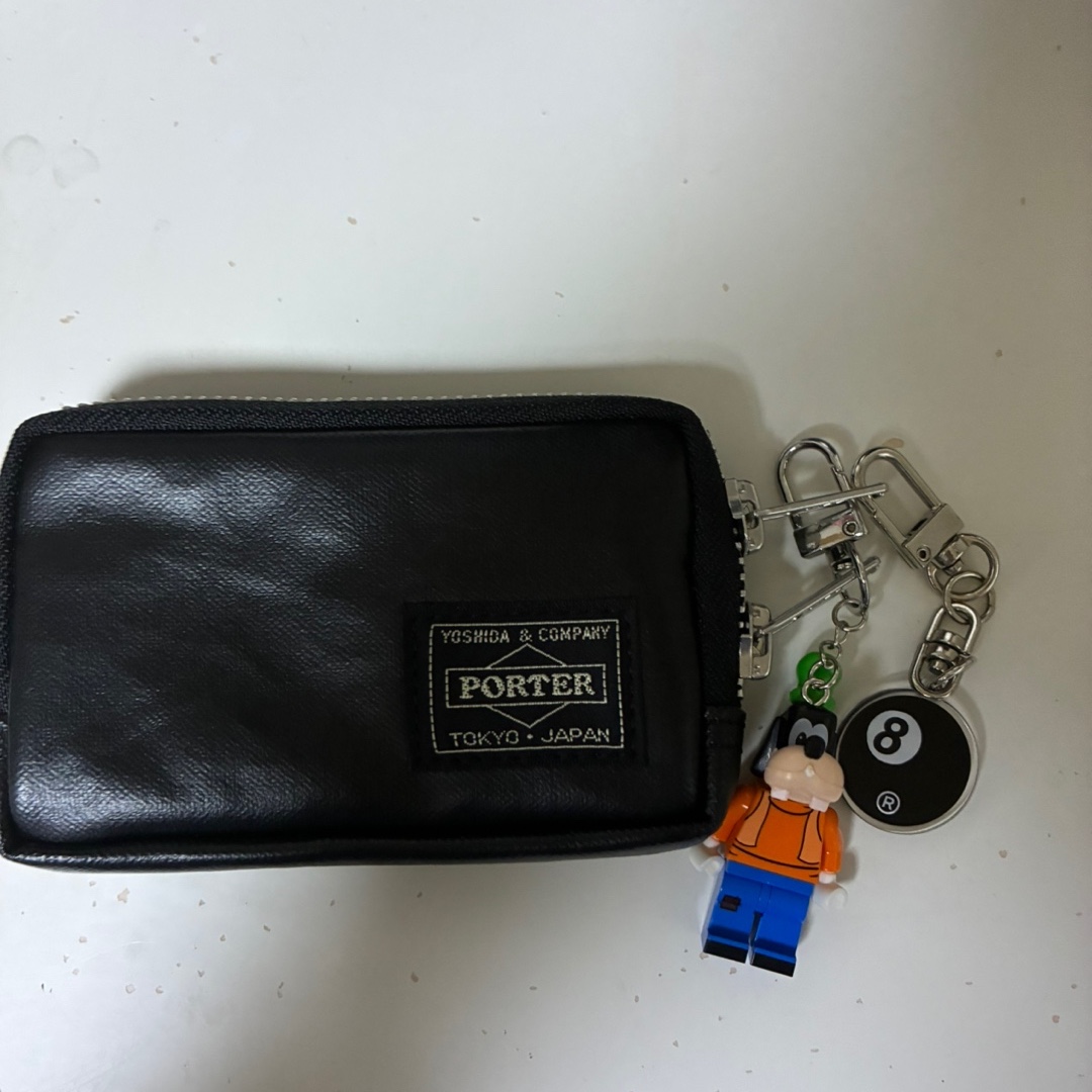 Porter Freestyle Multi Coin Case Black 착용 스타일