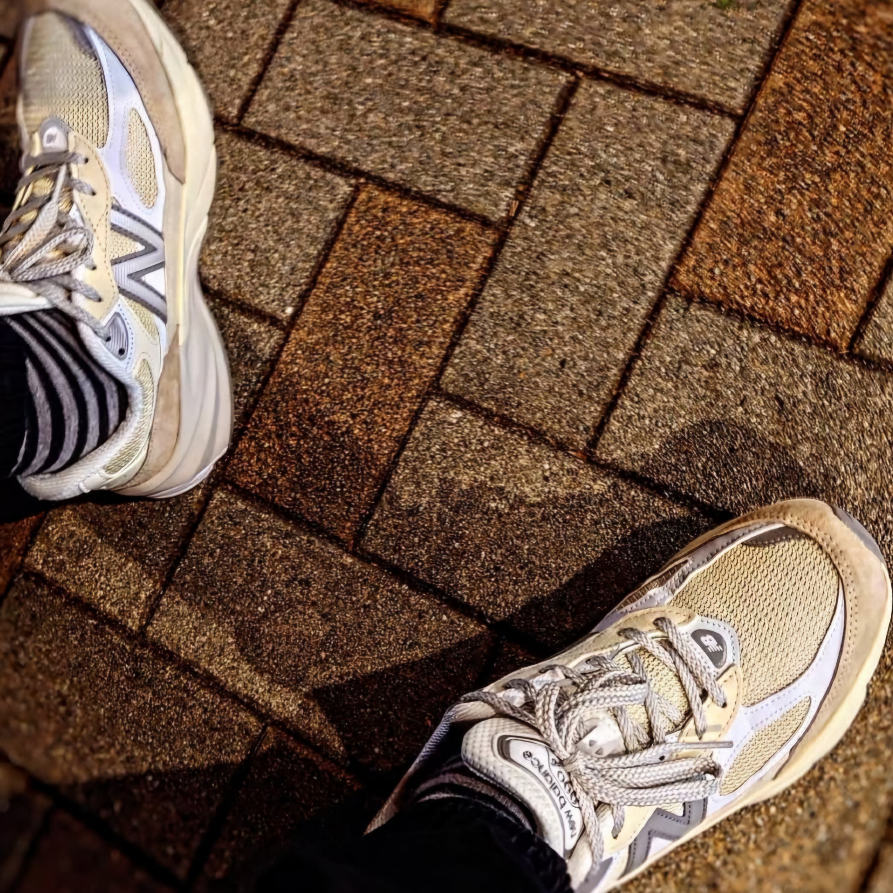 New Balance 990v6 Made in USA Cream Mindful Grey 착용 스타일