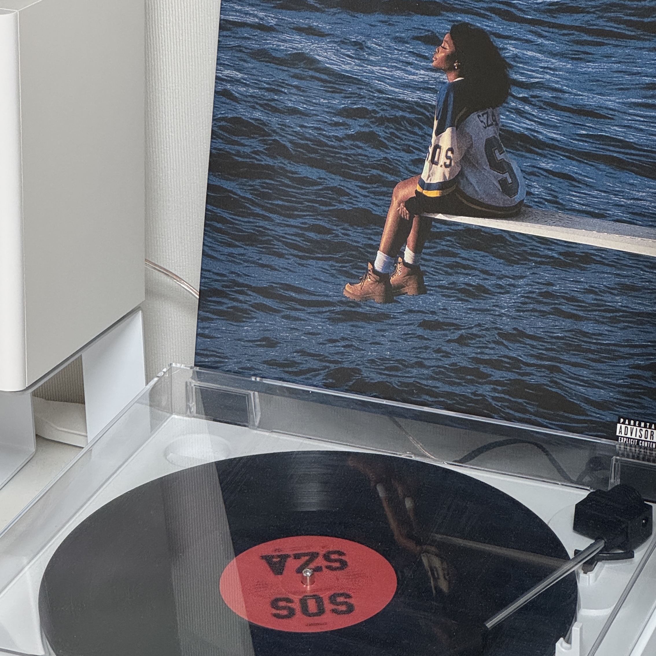 SZA 2nd Album SOS LP Black (2LP), Audio-Technica AT-LP60XBT Fully Automatic Wireless Belt-Drive Turntable All White 착용 스타일