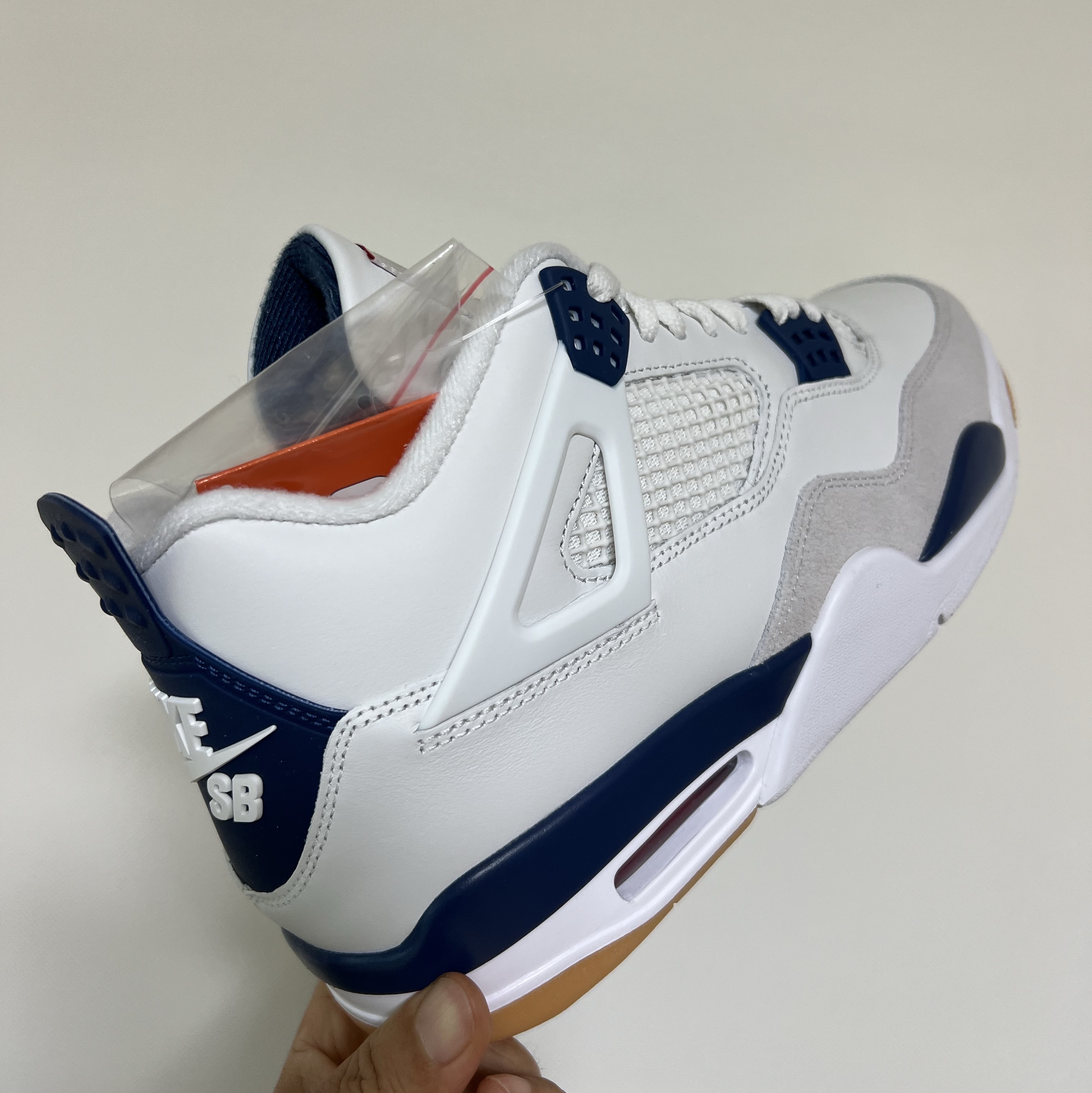 Jordan 4 x Nike SB Retro SP Navy 착용 스타일 - 2