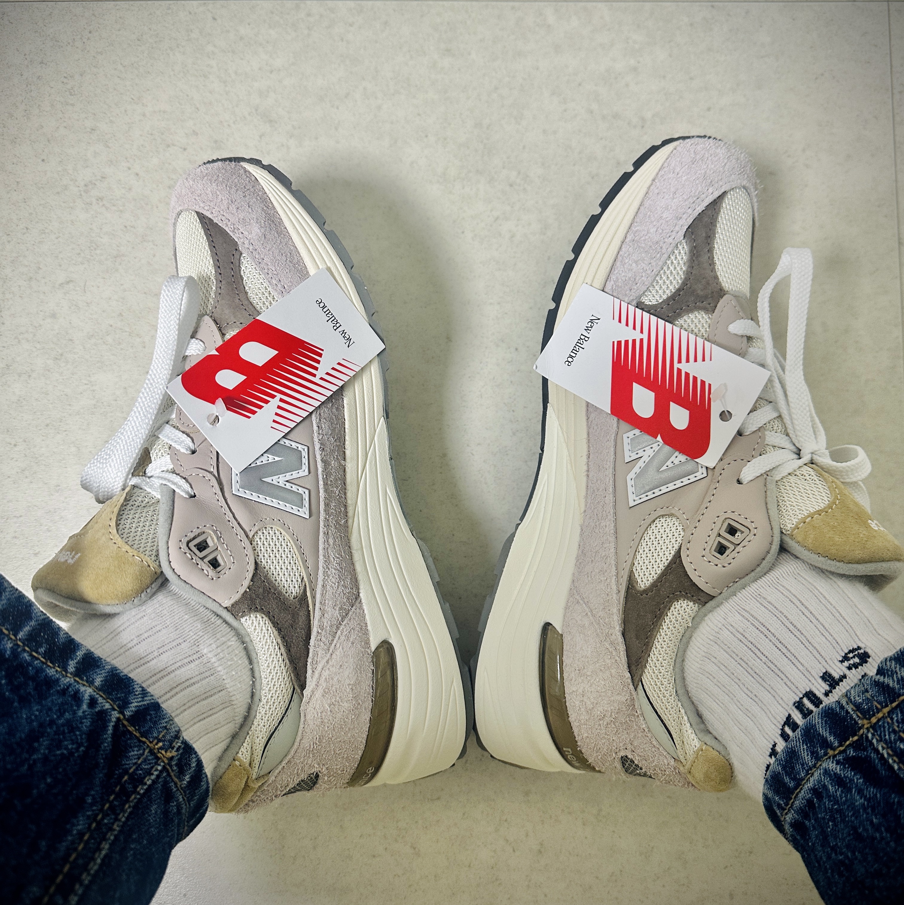 New Balance 992 Made in USA Moonrock Mushroom 착용 스타일