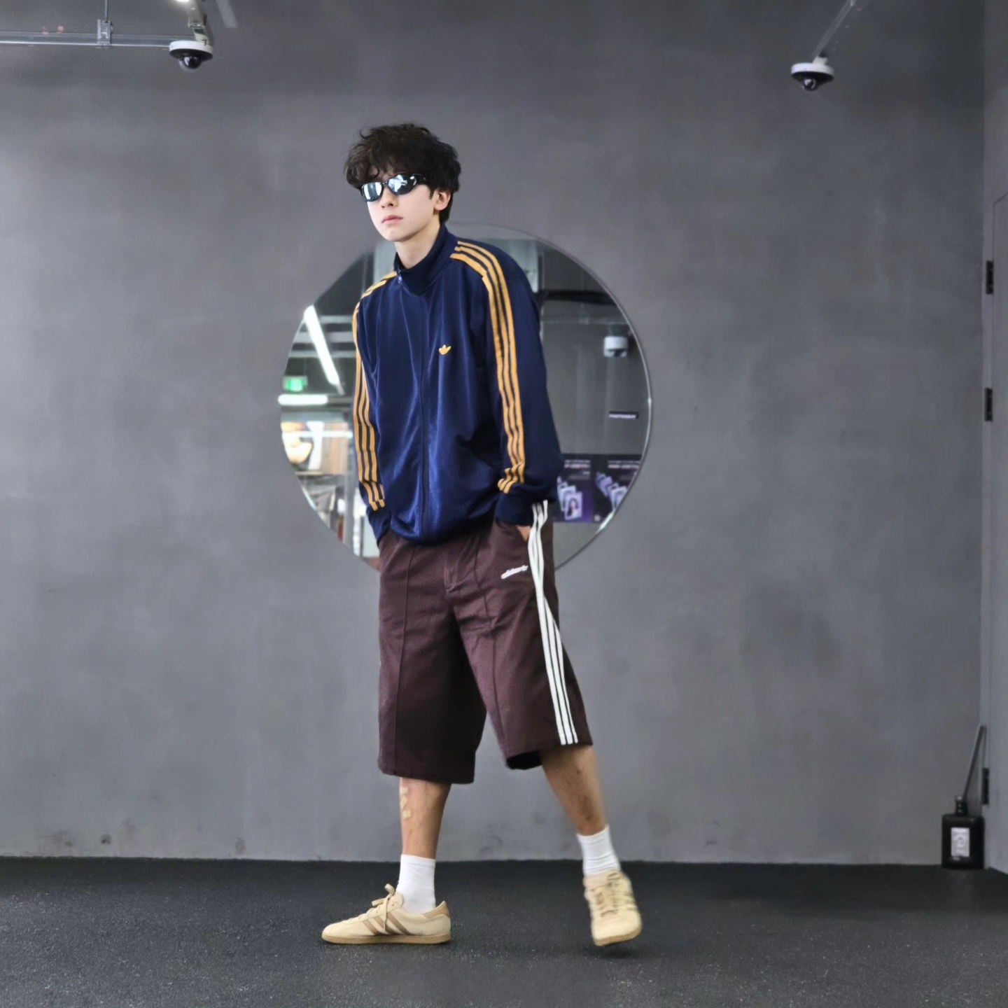 Adidas Track Jacket Night Indigo Mesa - KR Sizing, Adidas Track Jacket Night Indigo Mesa - US Sizing 착용 스타일 - 3