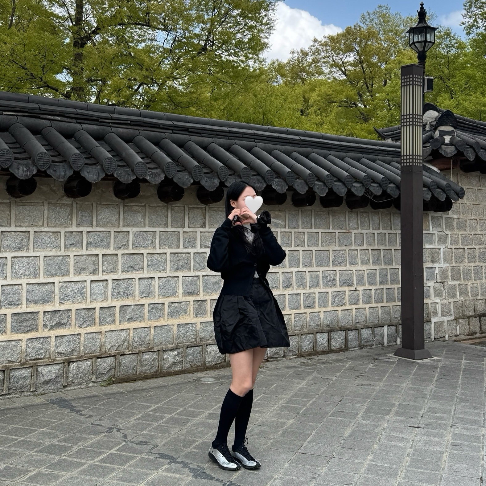 (W) 나이키 에어 슈퍼플라이 메탈릭 실버 앤 블랙 착용 스타일