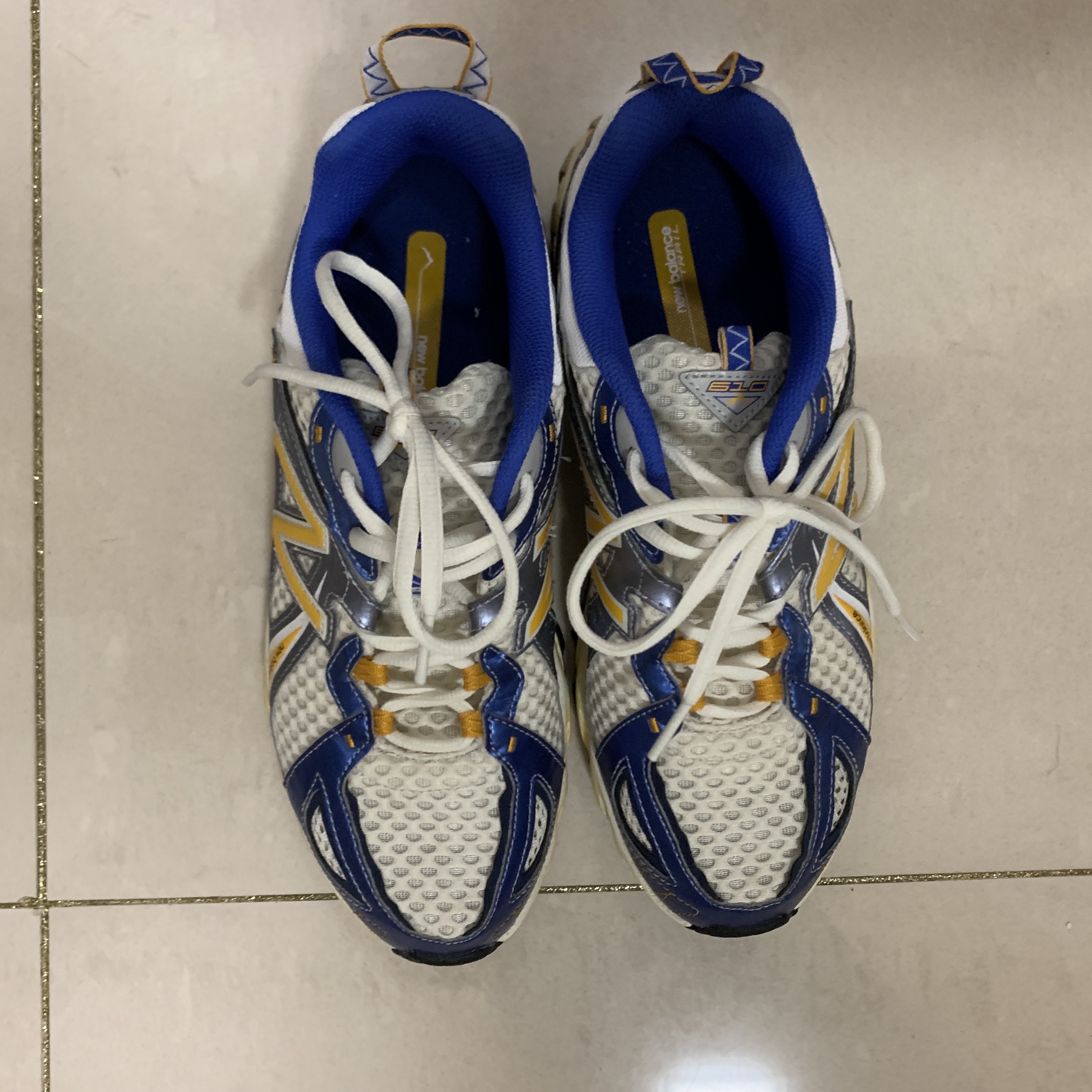 New Balance x Yeseyesee ML610 Atlantic Blue Varsity Gold 착용 스타일