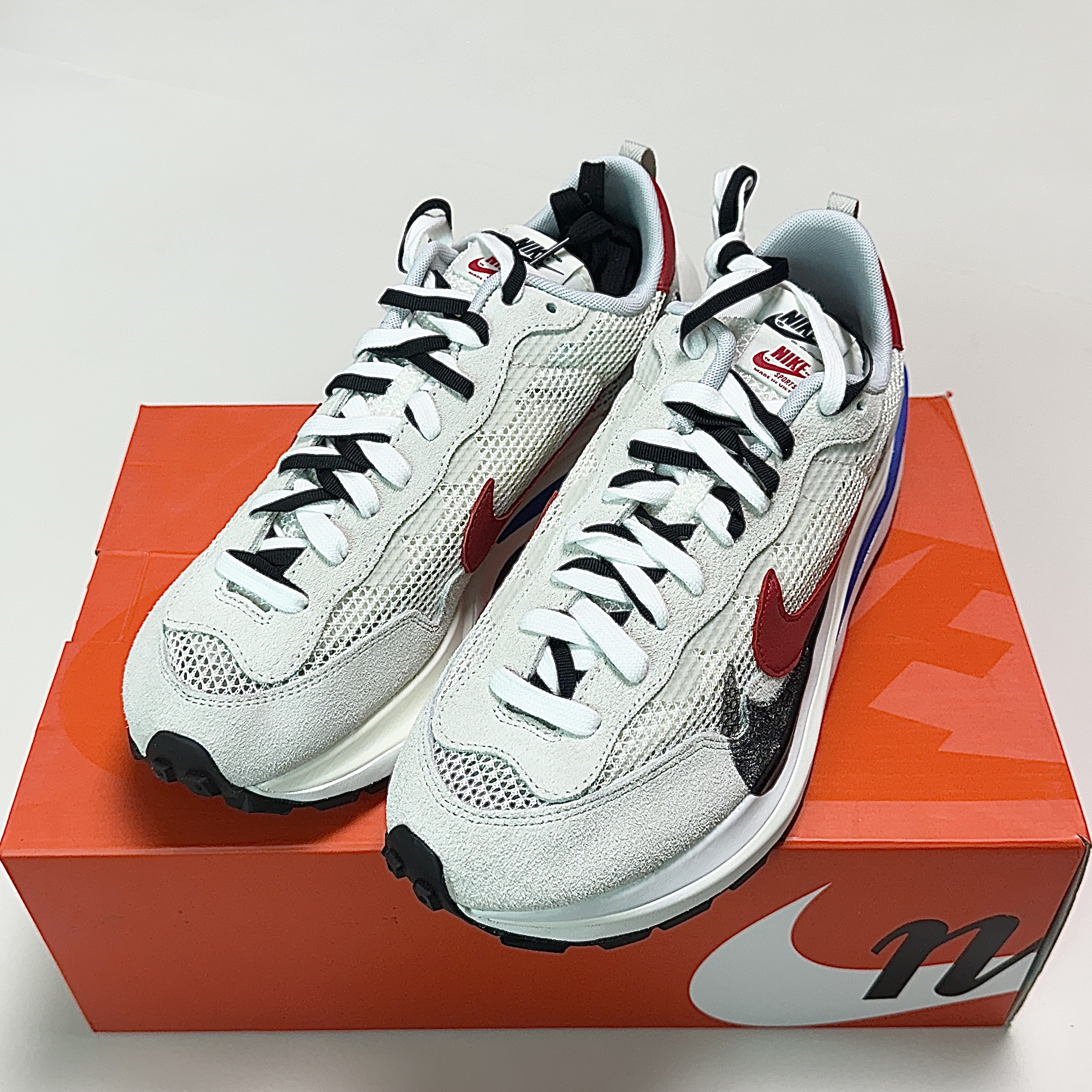 Nike x Sacai VaporWaffle Royal Fuchsia 착용 스타일 - 3