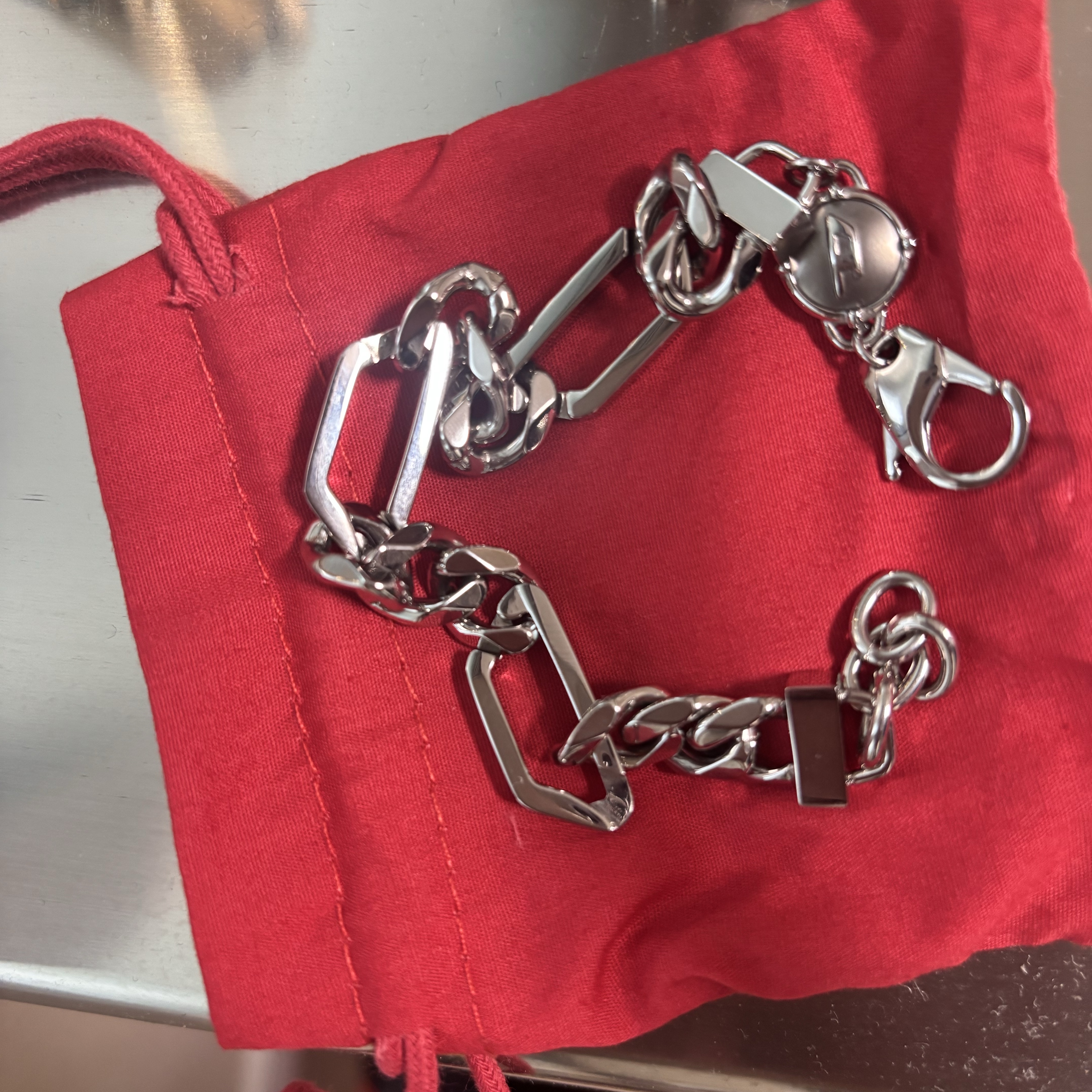 Diesel Dx1351 Stainless Steel Chain Bracelet Silver 착용 스타일