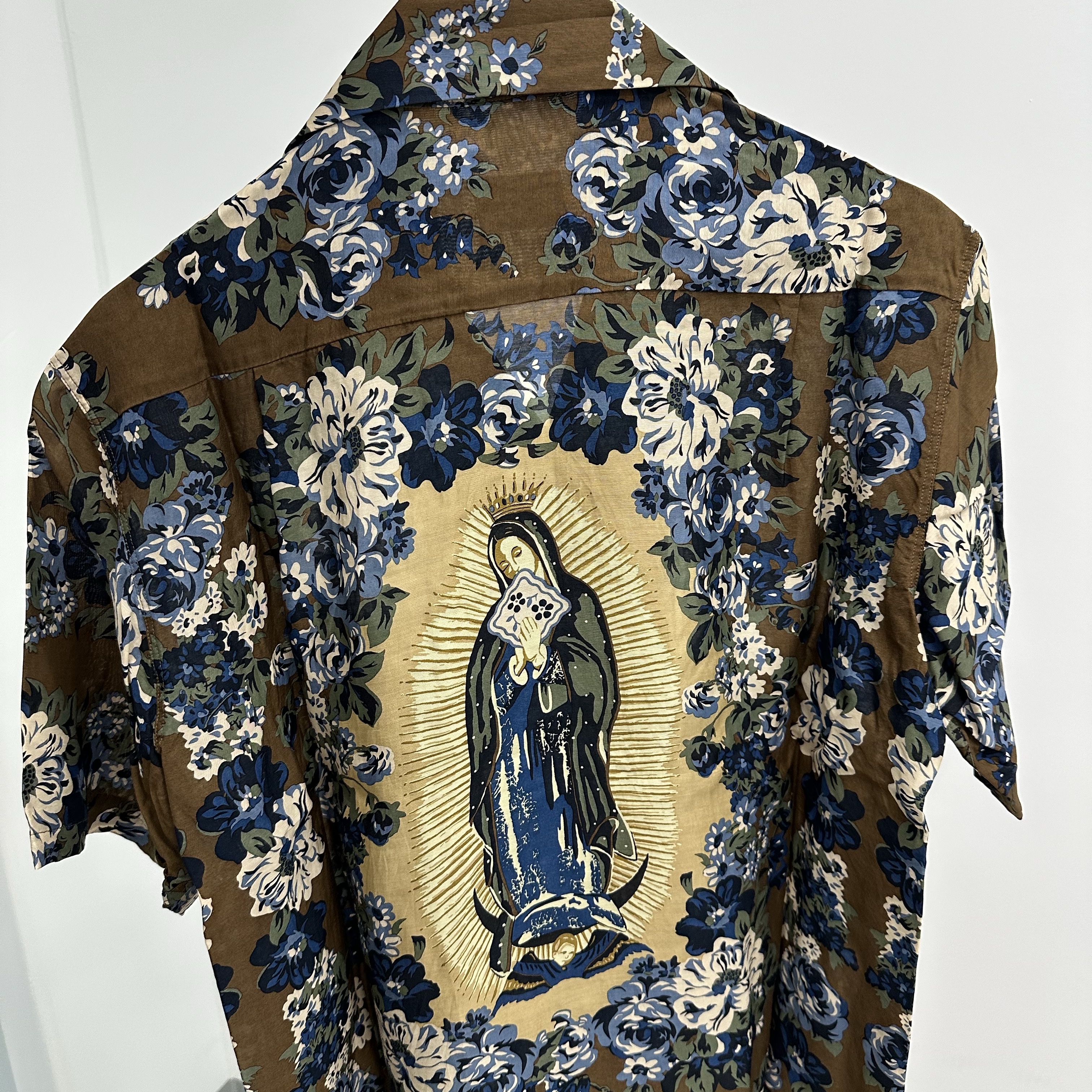 Kapital Silk Rayon Champagne Maria Pattern Wrangle Collar Aloha Shirt Brown Khaki 착용 스타일 - 3