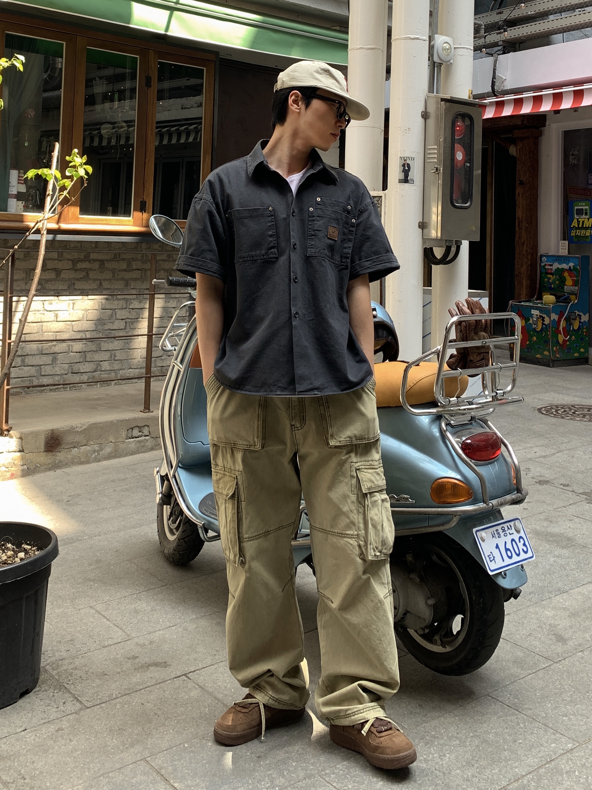 (W) Nike Air Force 1 '07 Cacao Wow, Hello Sunrise H Logo Cotton Relaxed Fit 6Panel Cap Beige 착용 스타일 - 1