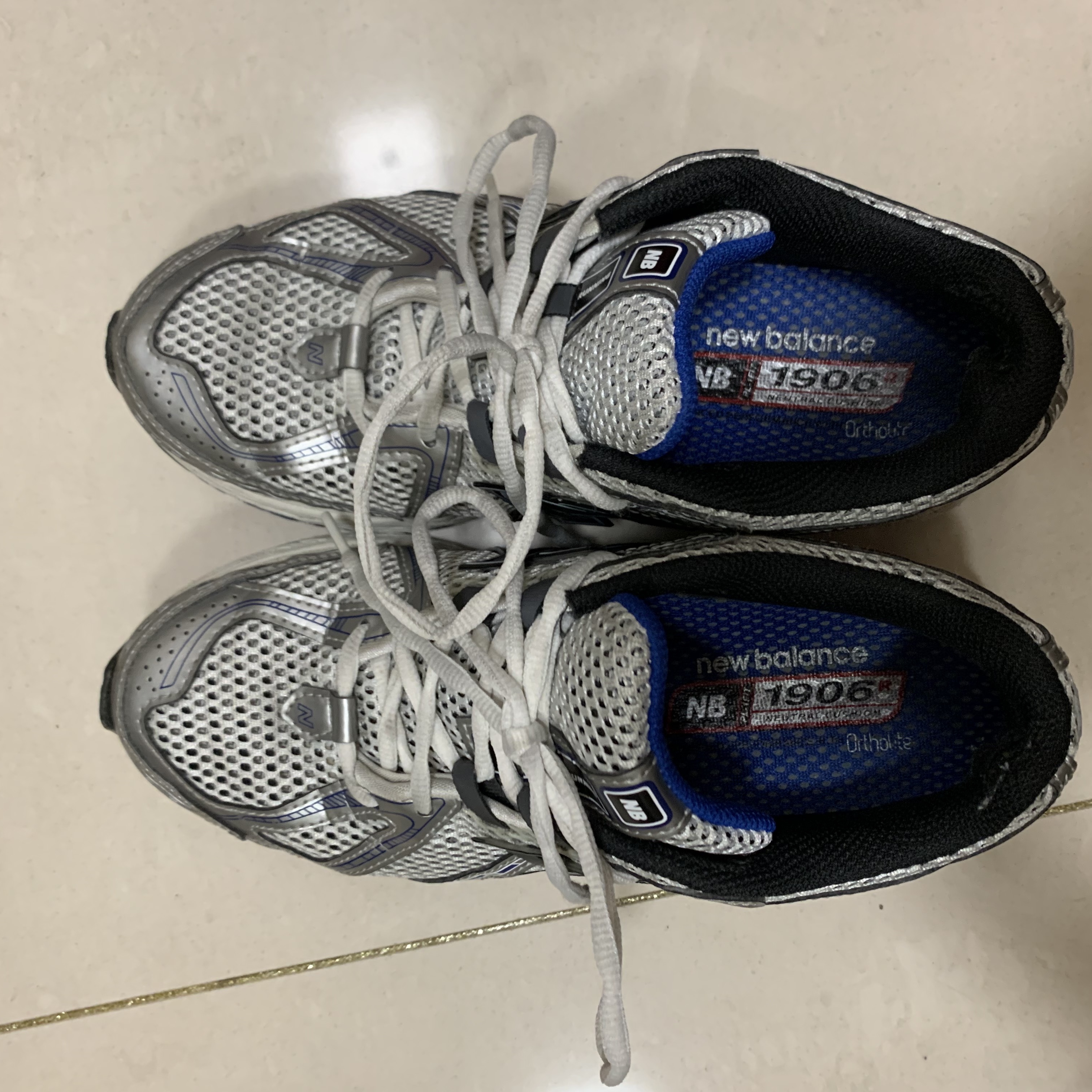 New Balance 1906R Silver Metallic 착용 스타일