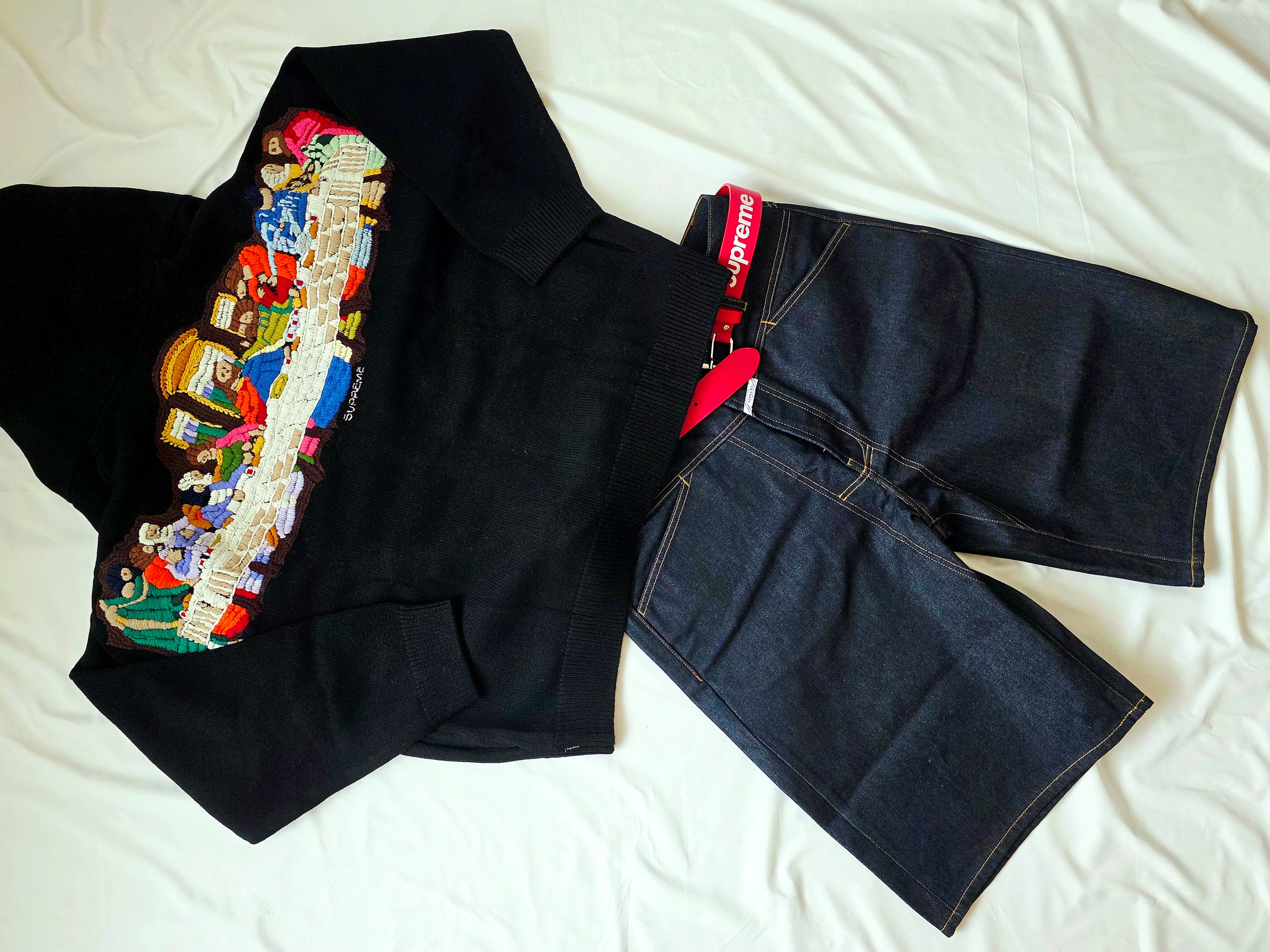 Supreme x Marithe Francois Girbaud X-Seam Baggy Denim Shorts Rigid Indigo - 25SS, Supreme Last Supper Embroidered Zip Up Hooded Sweater Black - 25SS 착용 스타일 - 3