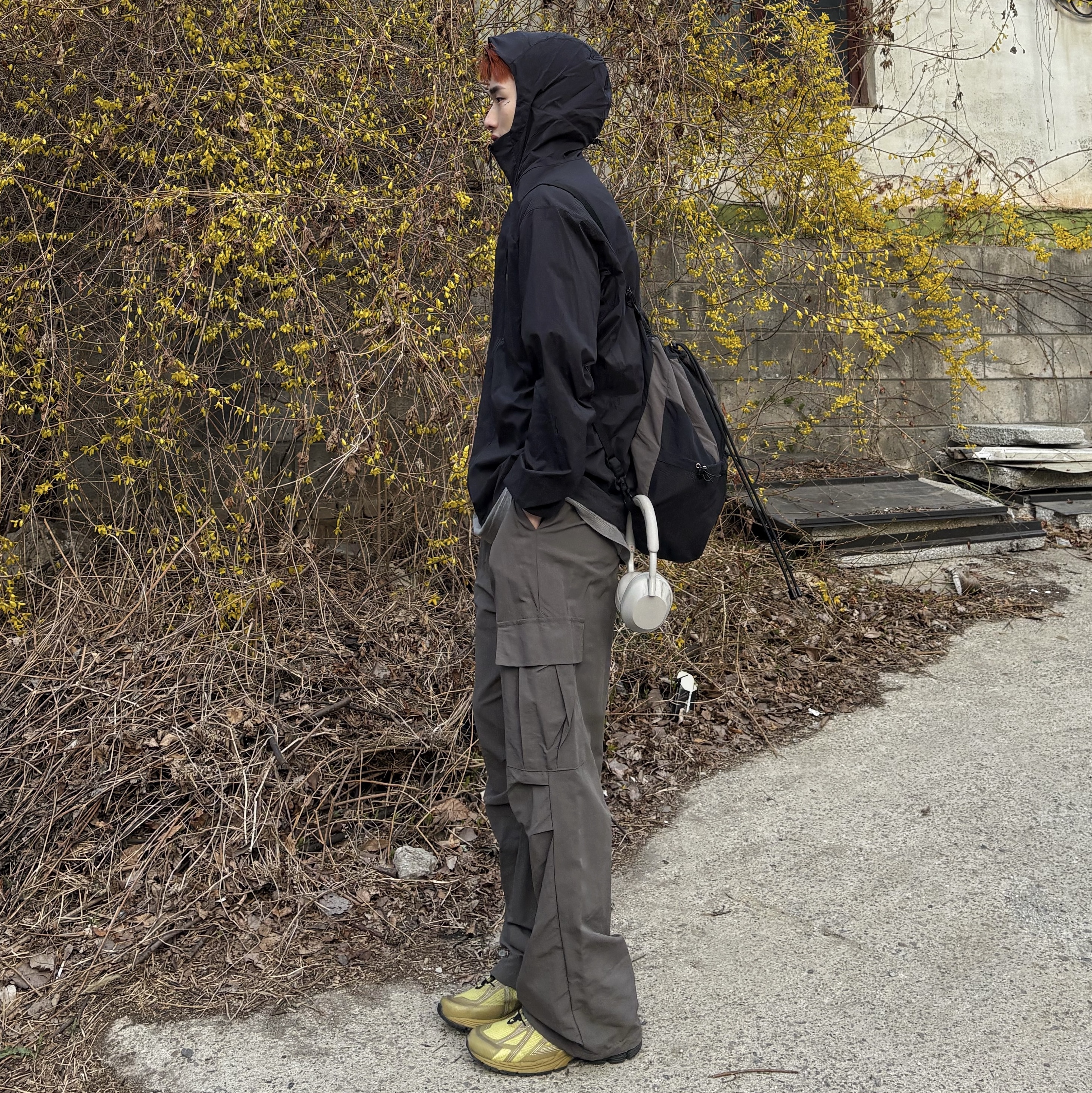 New Balance x Cayl 1906R Yellow, Arc'teryx Squamish Hoody Black 착용 스타일 - 3