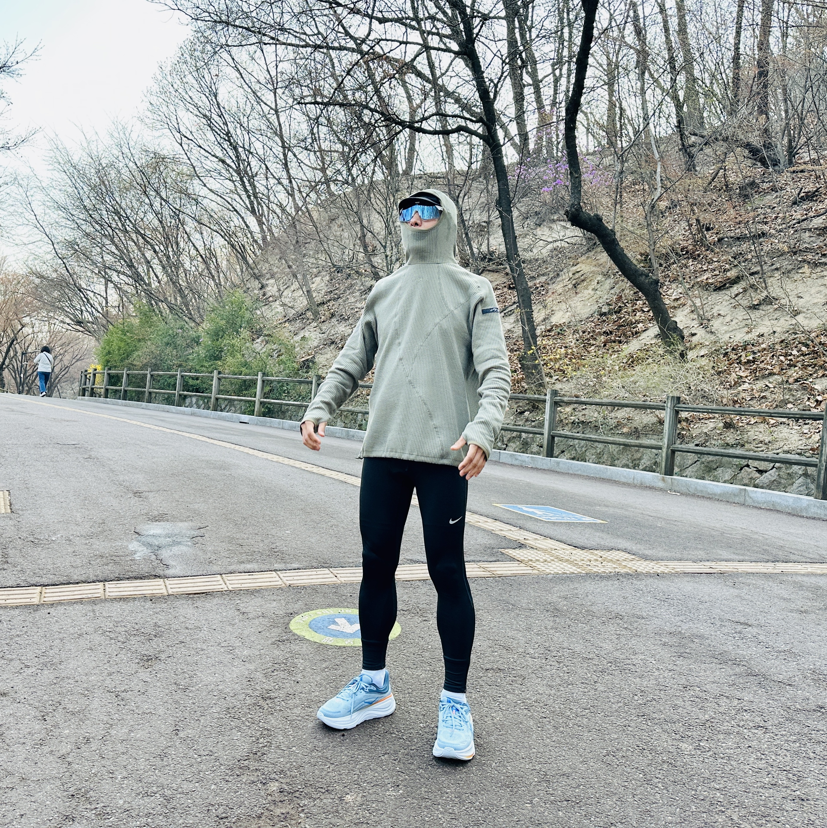 Hoka Bondi 9 Drizzle Downpour - Wide, 100% Hypercraft LE Bastille Blue Mirror Photochromic Lens 착용 스타일