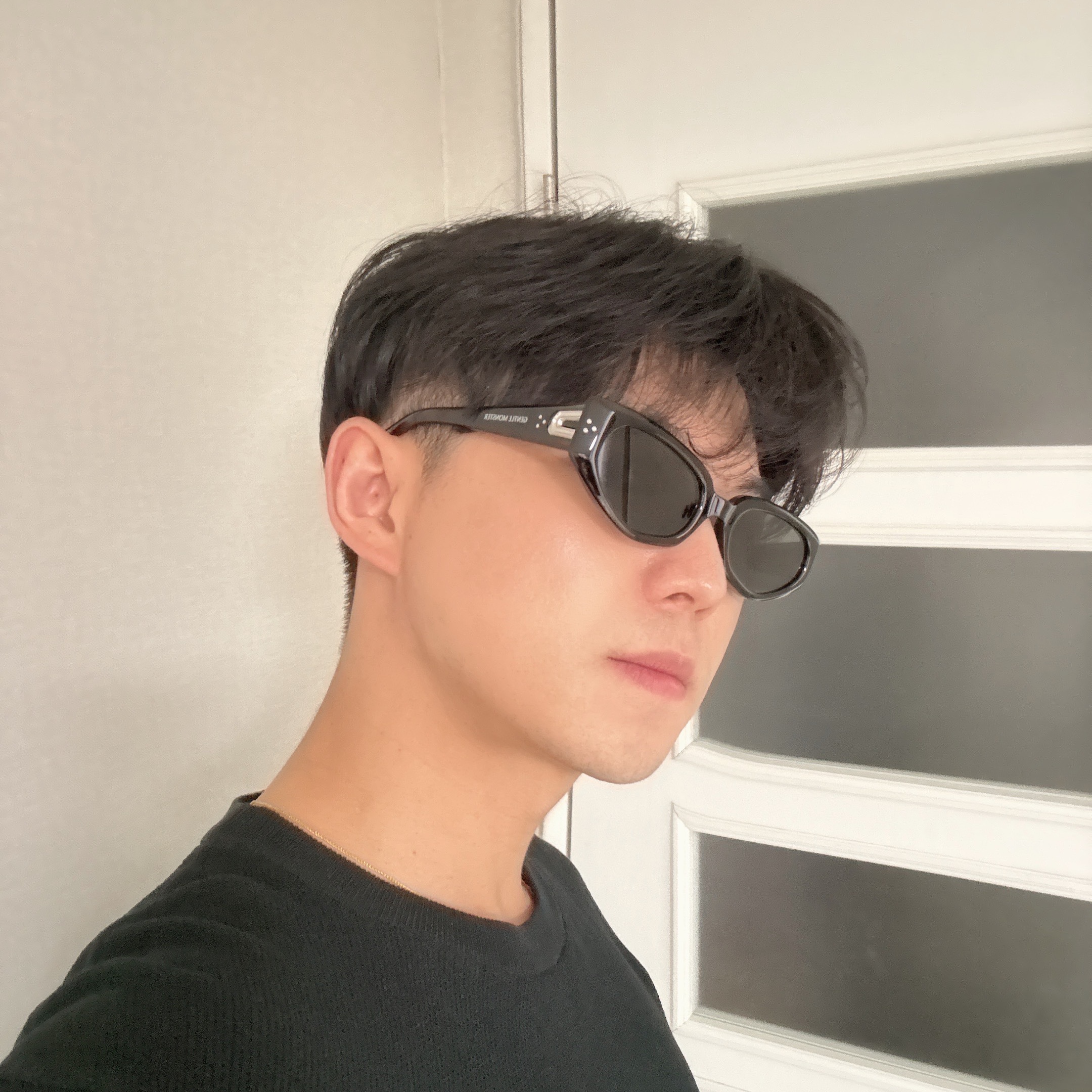 젠틀 몬스터 다다 01 블랙 착용 스타일 - 1