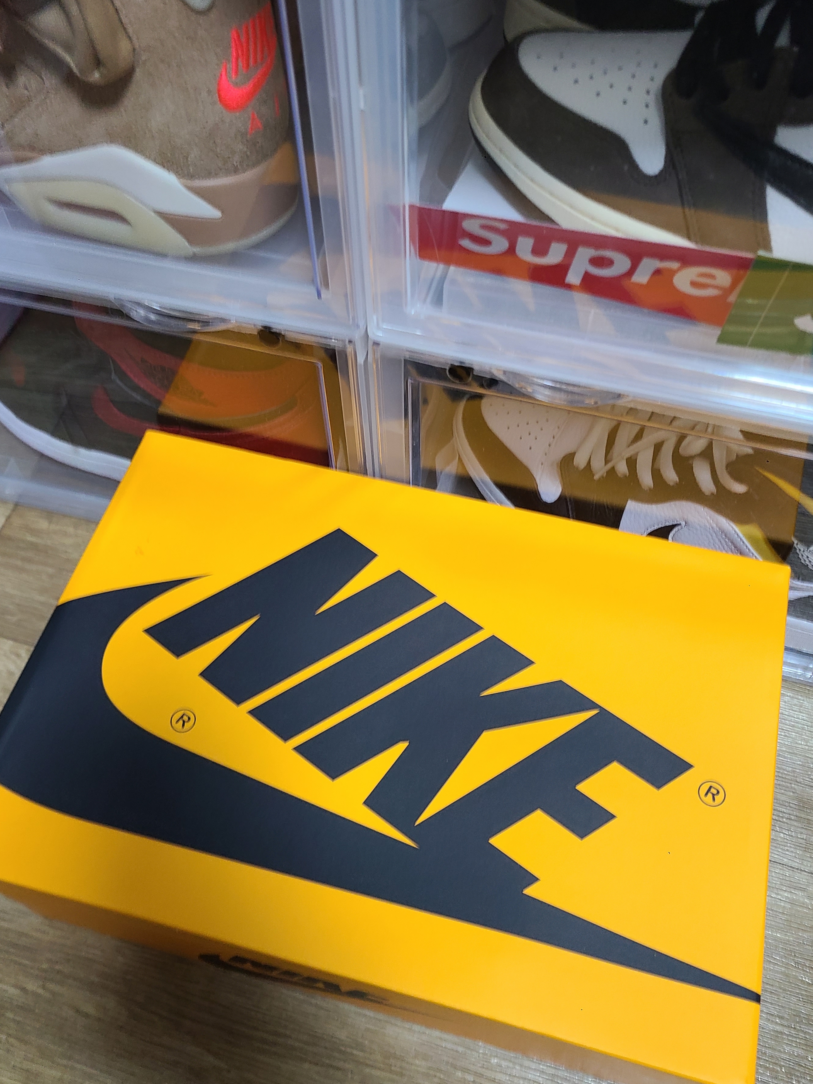 Jordan 1 Retro High OG Taxi 착용 스타일 - 1