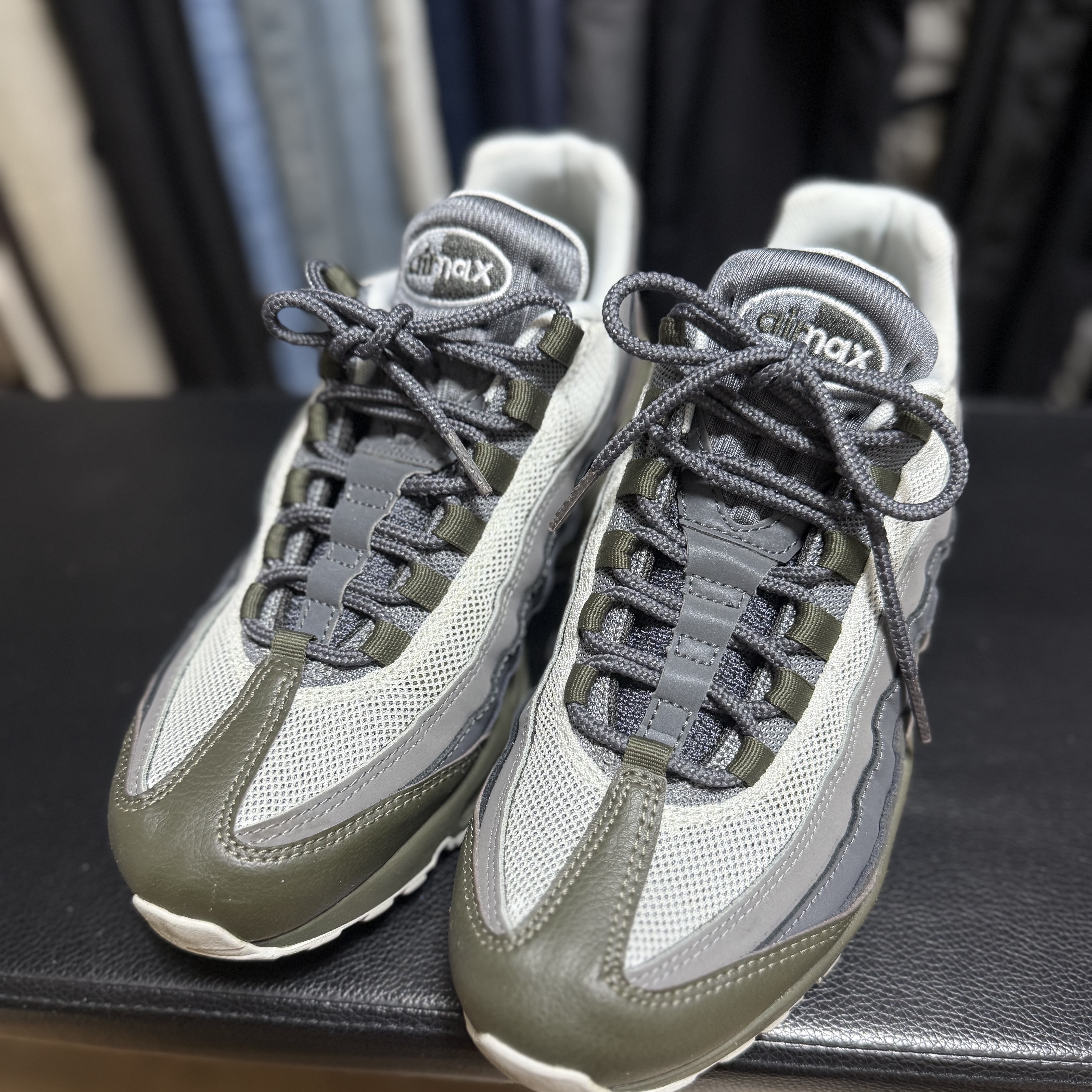 Nike Air Max 95 OG Grape, Nike Air Max 95 White Slate Blue 착용 스타일 - 4