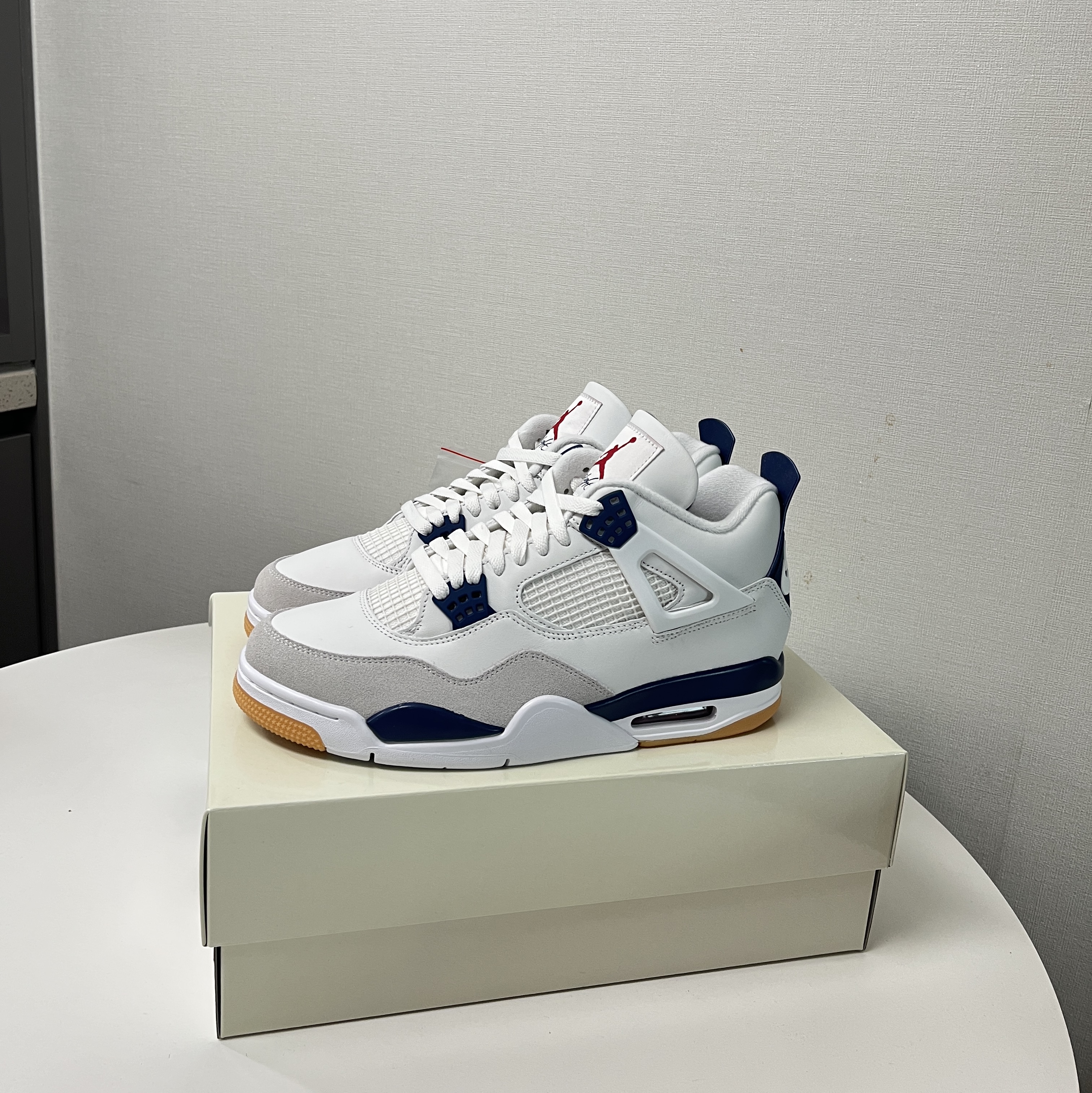Jordan 4 x Nike SB Retro SP Navy 착용 스타일