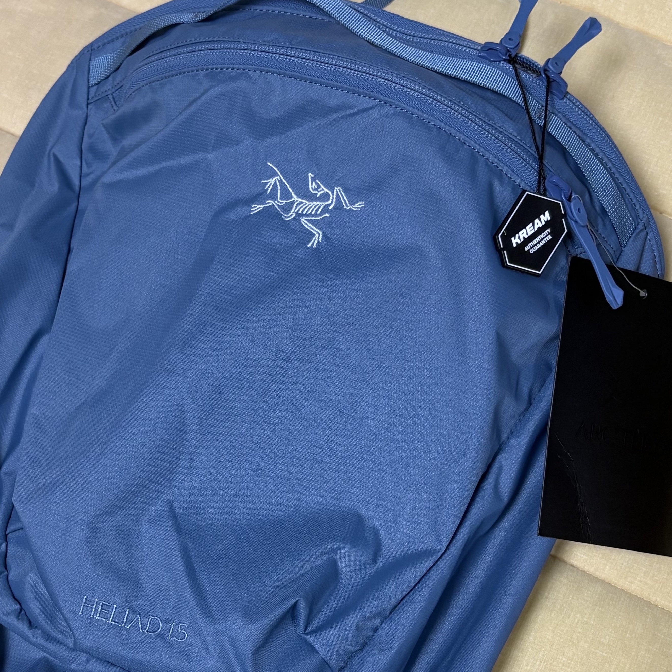 Arc'teryx Heliad 15 Backpack Stone Wash 착용 스타일