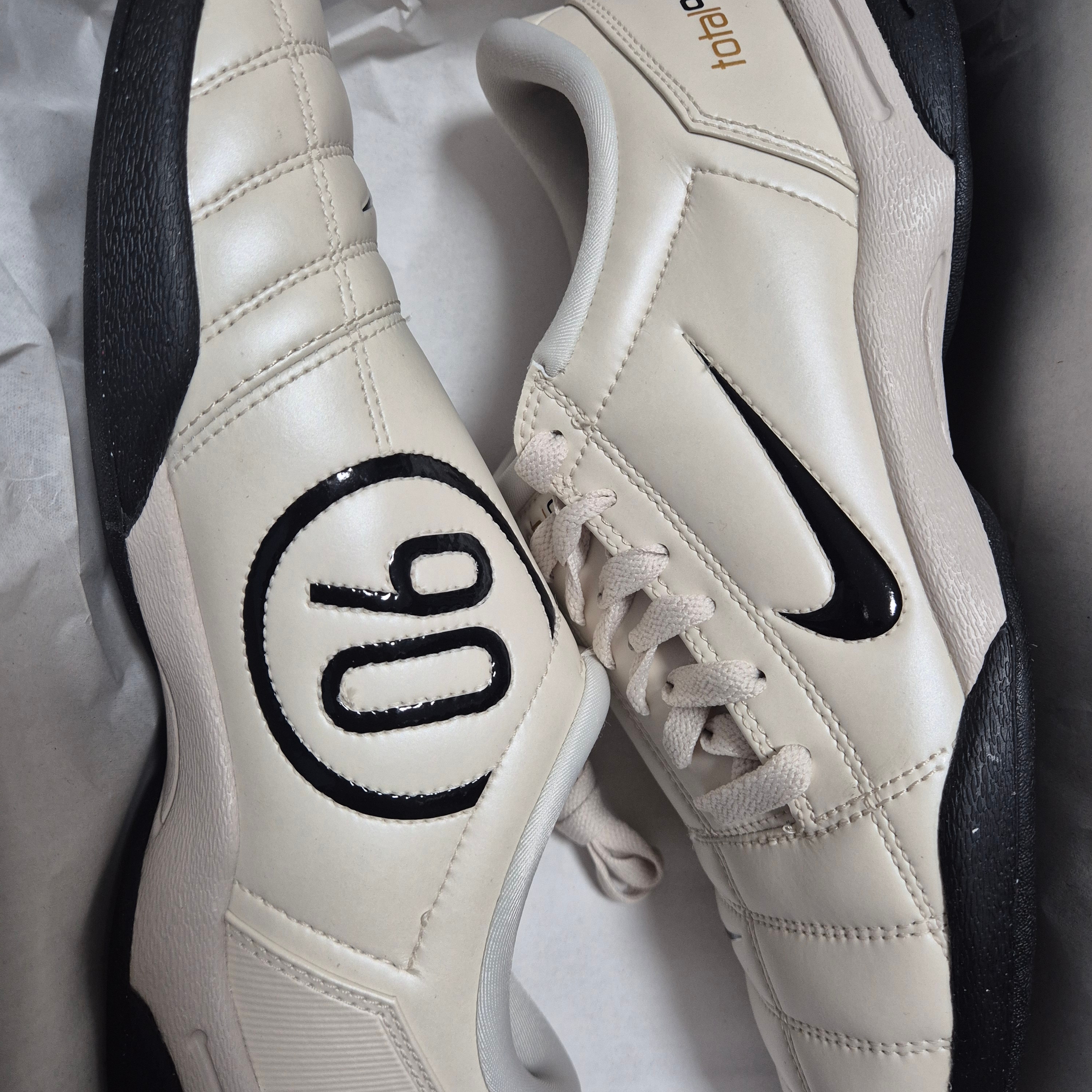 Nike Total 90 III SP Light Orewood Brown Black 착용 스타일 - 2