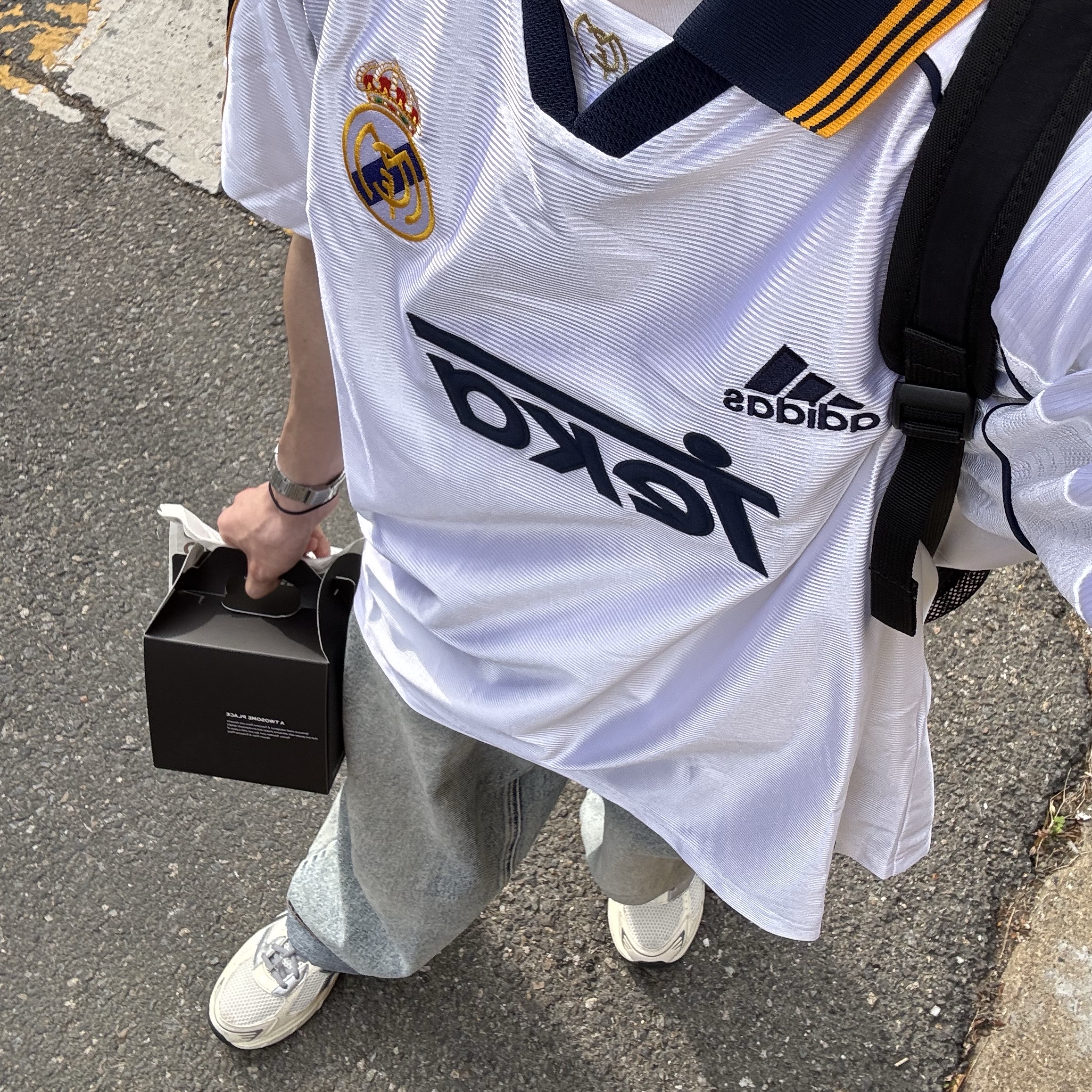 Adidas Real Madrid 99/00 Home Jersey White - KR Sizing (Non Marking Ver.), Adidas x BAPE Baseball Cap Black 착용 스타일 - 2