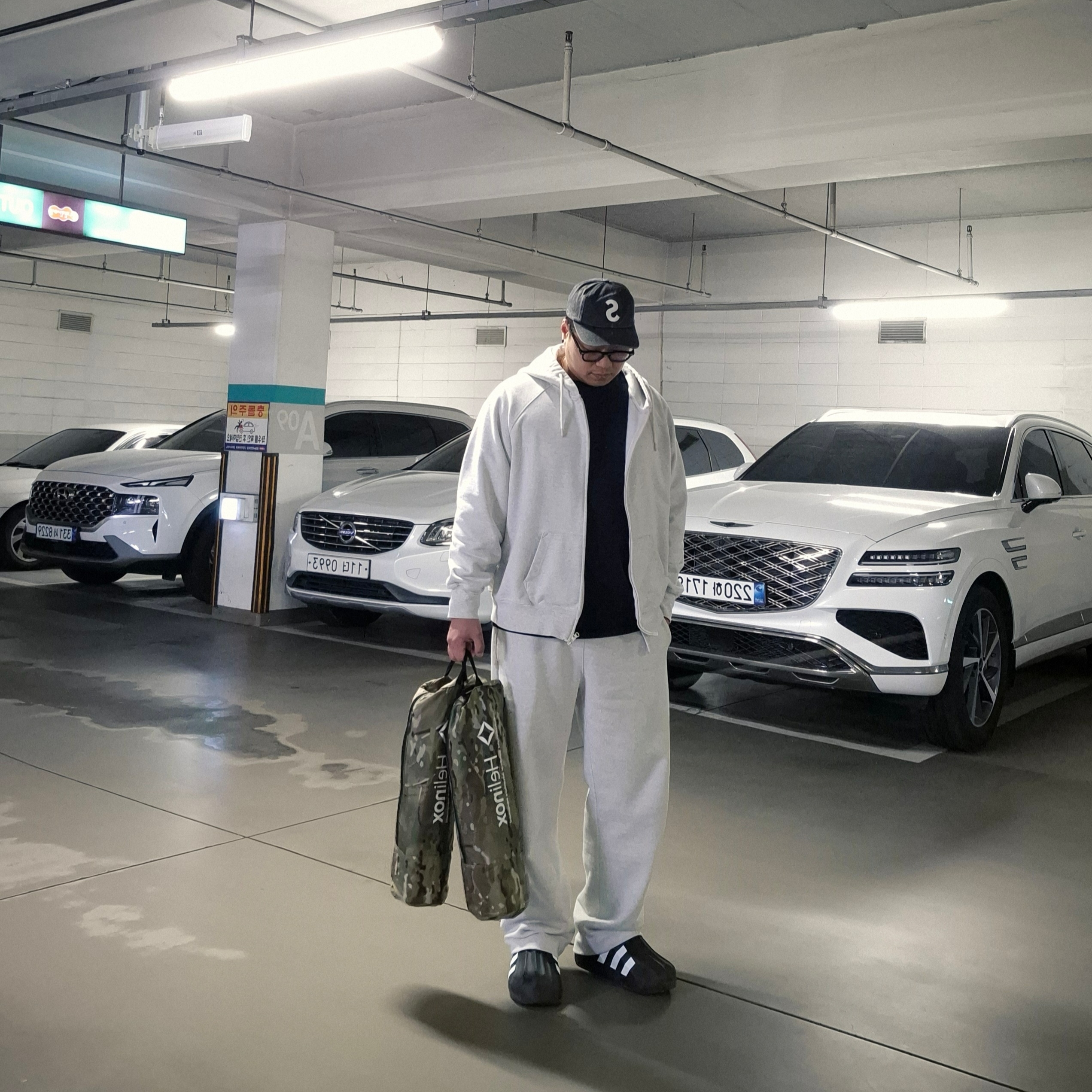 Adidas Adifom Superstar Core Black Cloud White, Helinox Savanna Chair Multicam 착용 스타일 - 1