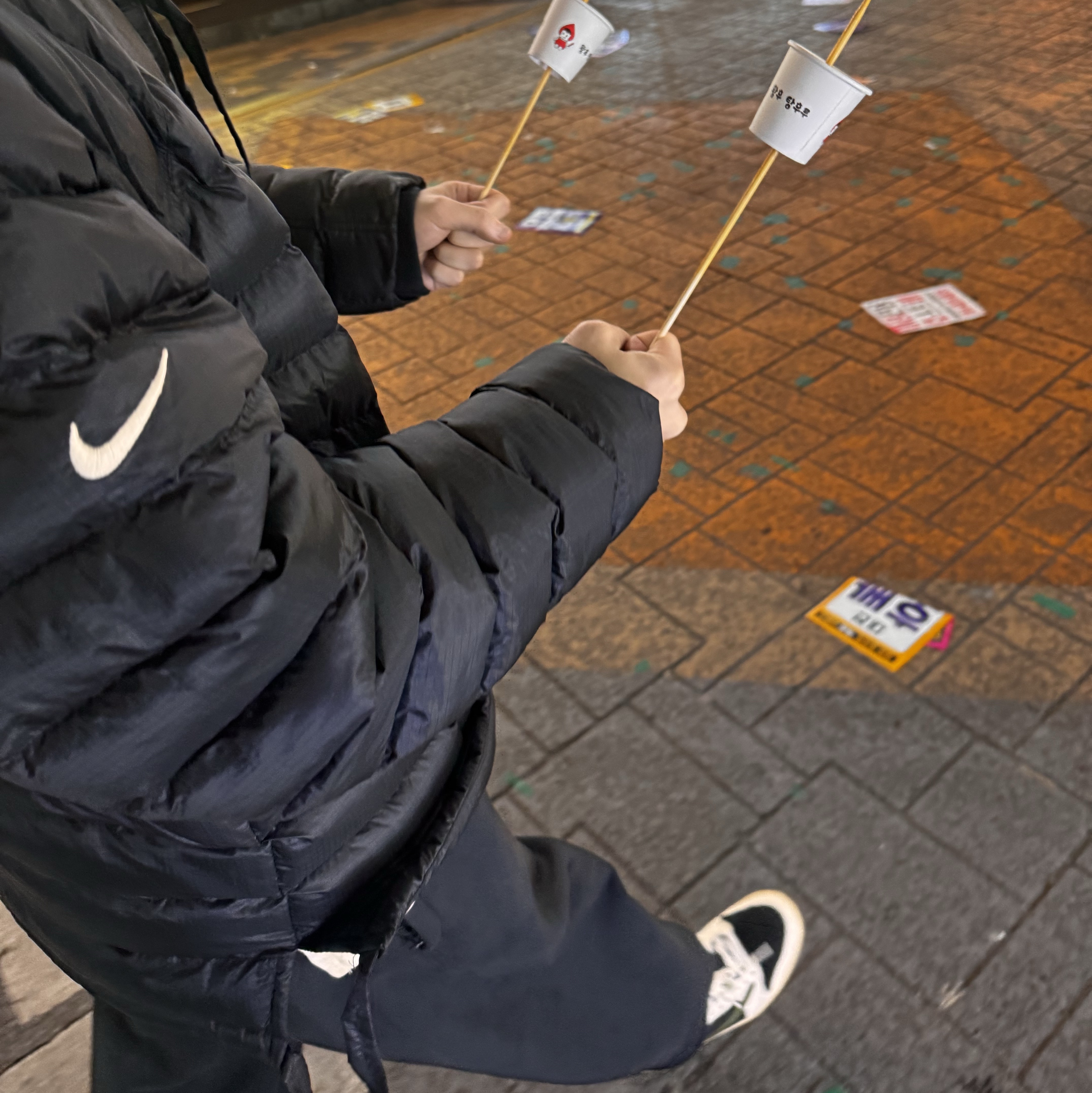 Nike x Stussy Insultd Jacket Black - US/EU, (W) Jordan 1 x Travis Scott Retro Low OG SP Medium Olive 착용 스타일