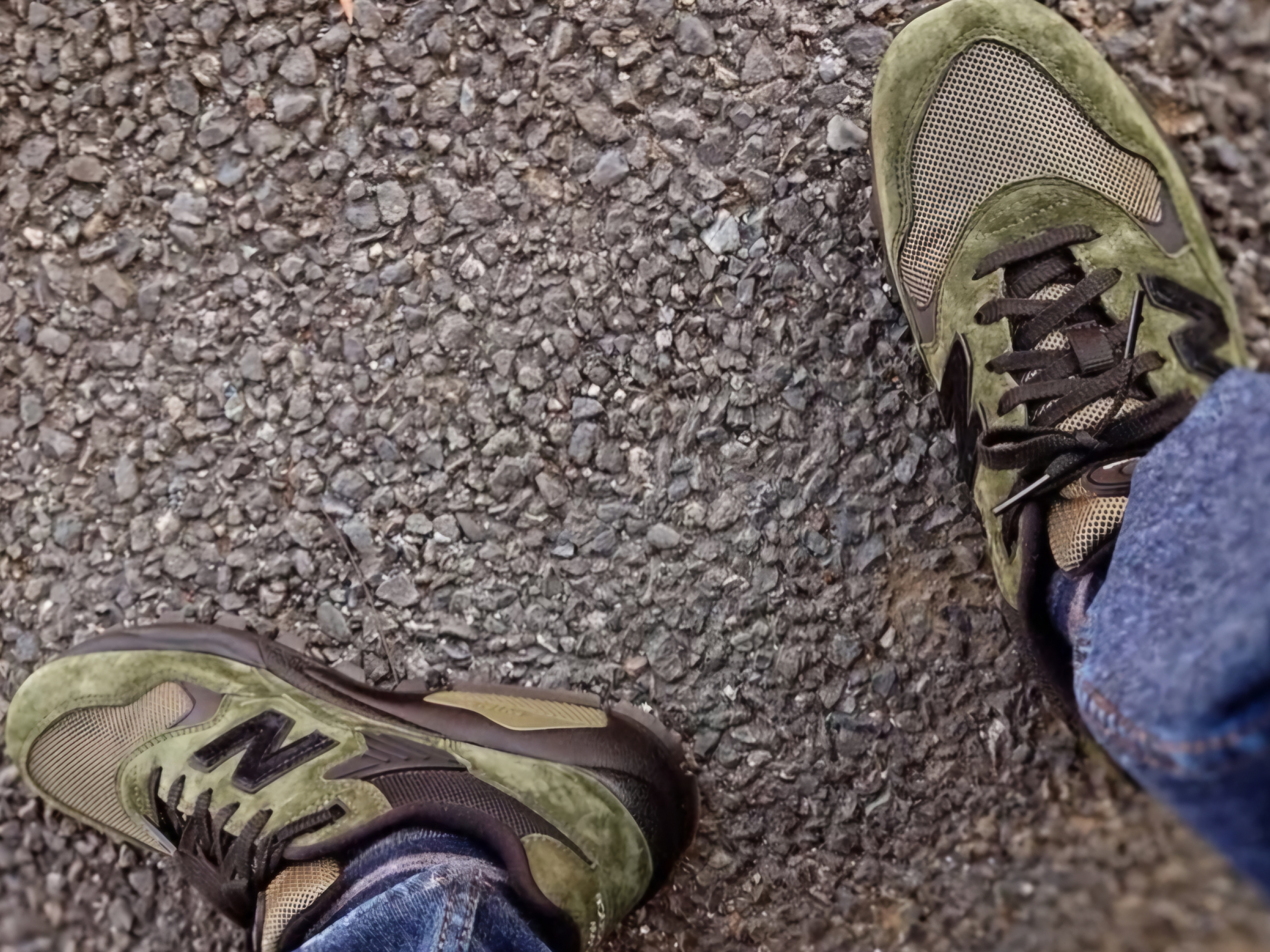 New Balance 580 Gore-Tex Kombu Black 착용 스타일