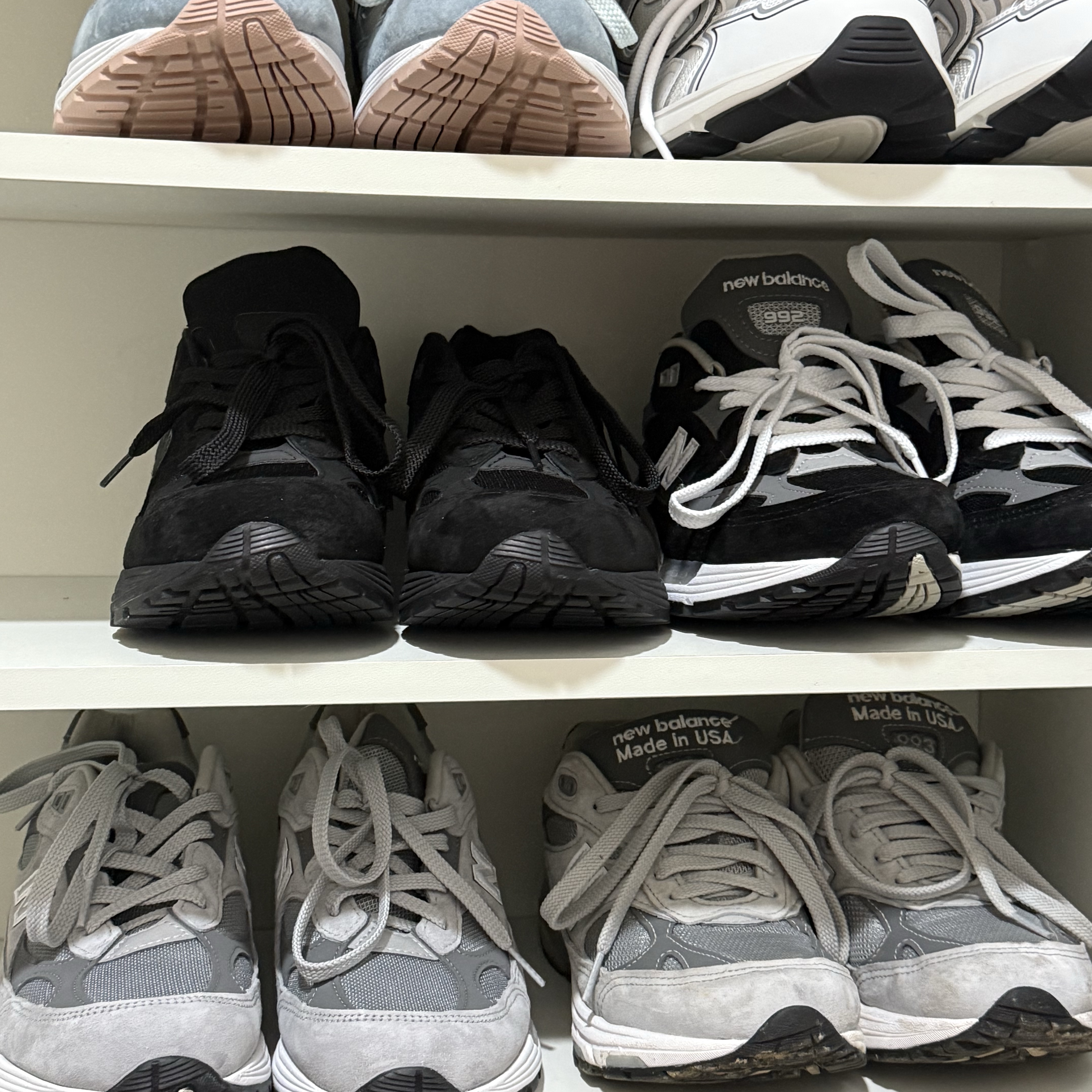 New Balance 992 Made in USA Core Grey Silver Metallic, New Balance x Kith 992 Made in USA Aegean Blue Oyster 착용 스타일