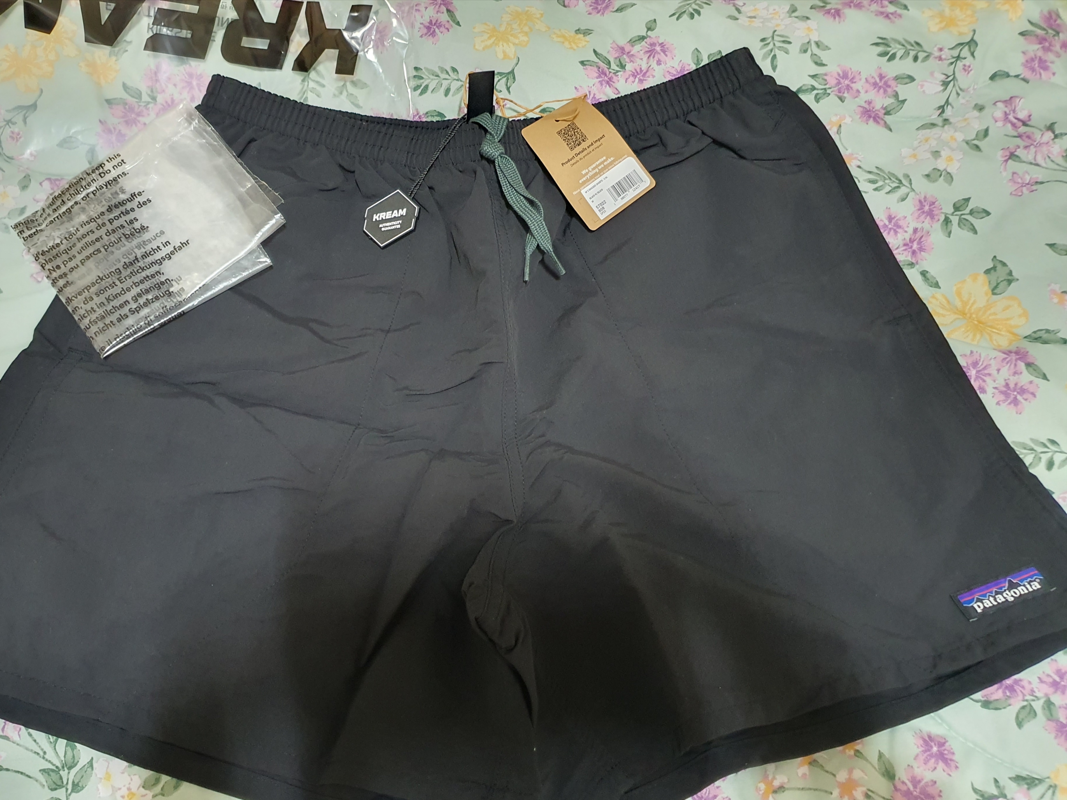 Patagonia Baggies Shorts 5 Inch Black 착용 스타일 - 1