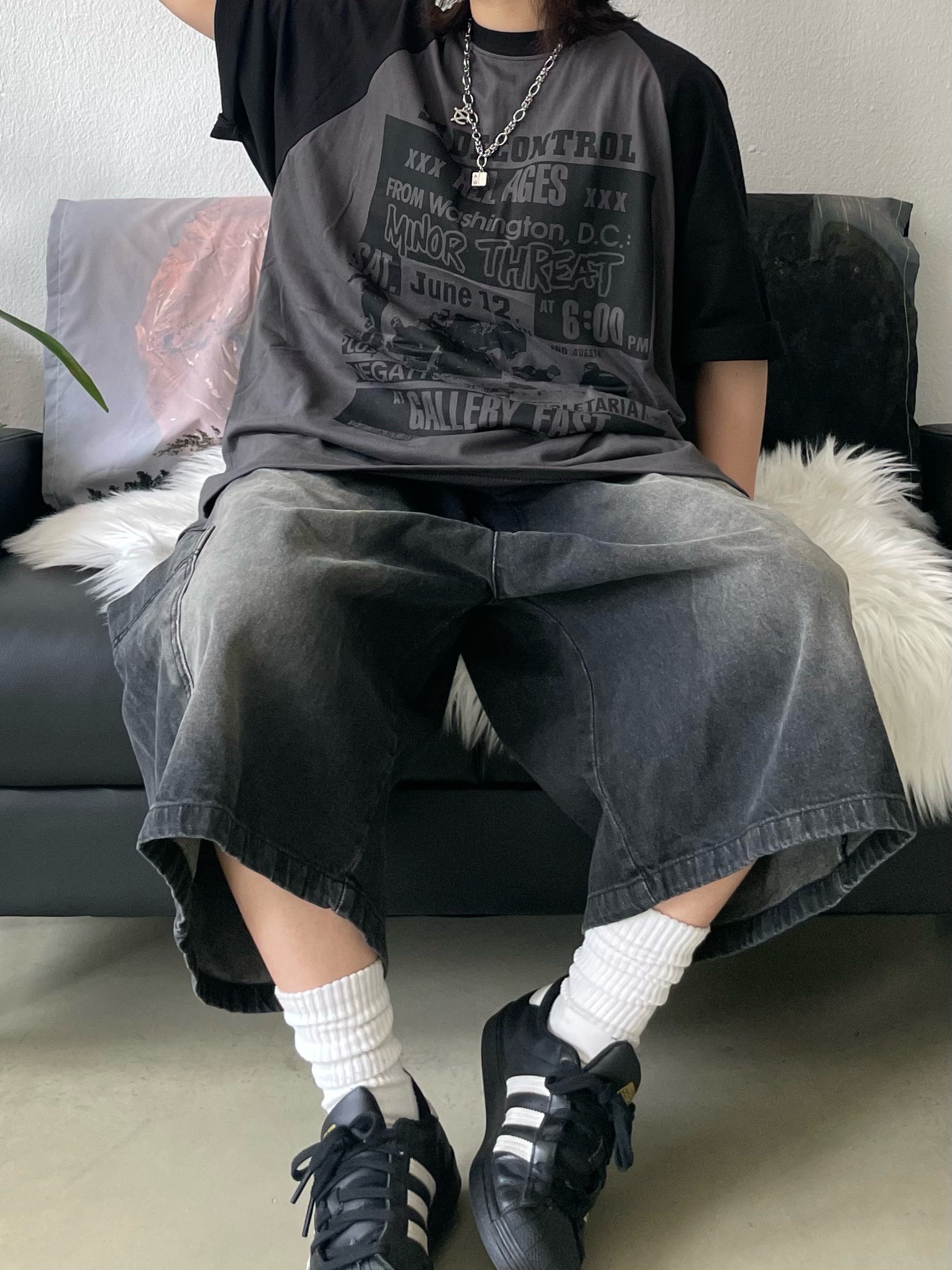 Adidas Superstar Core Black White 착용 스타일 - 5
