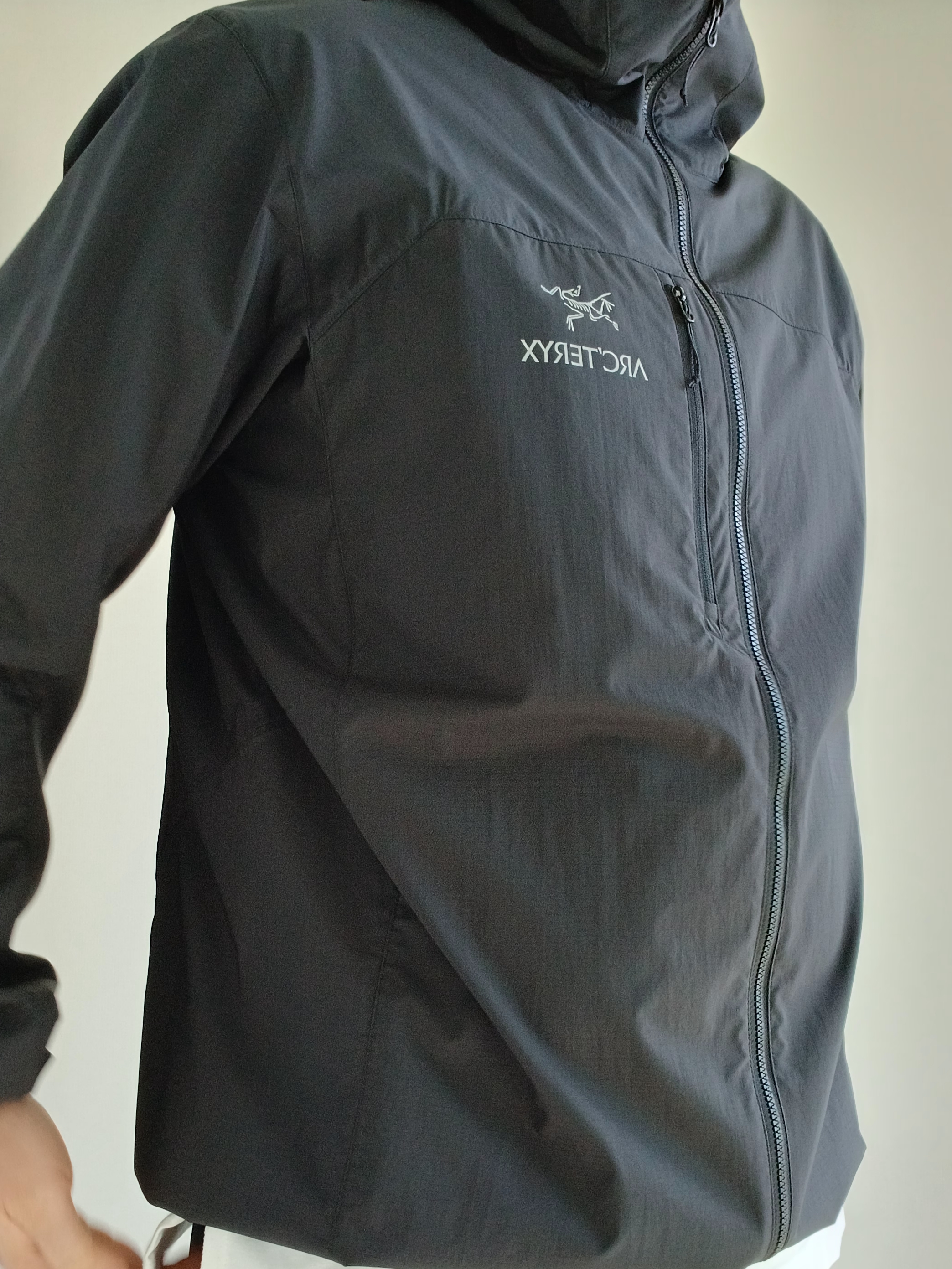 Nike ACG Trail Cap Black, Arc'teryx Squamish Hoody Black 착용 스타일 - 3