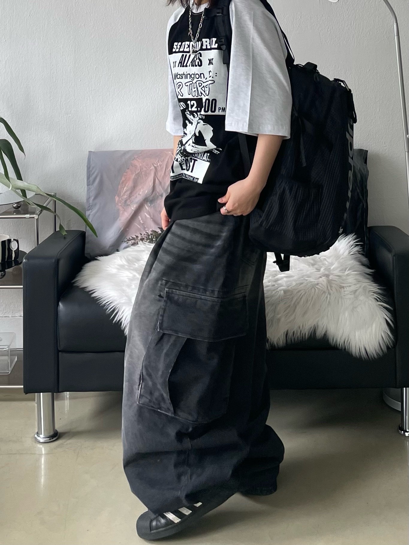 Supreme Backpack Black - 24SS, Adidas Superstar Core Black White 착용 스타일 - 2