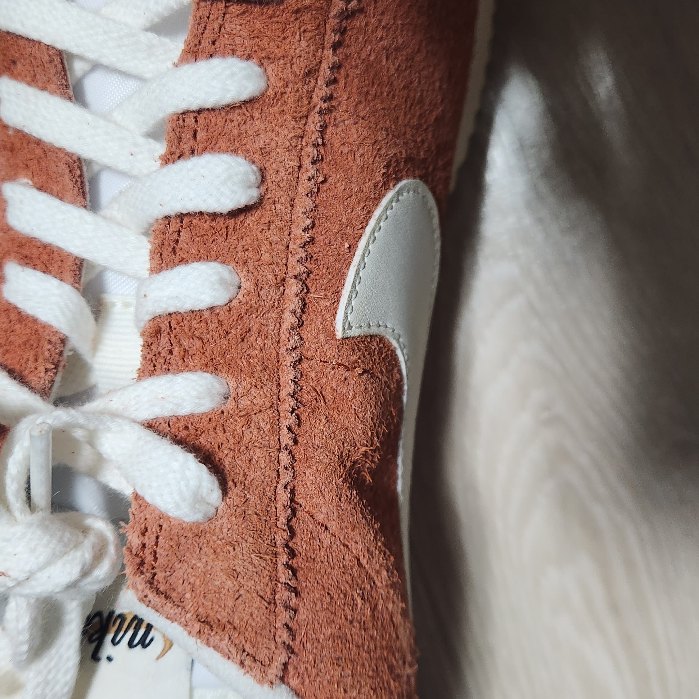 Nike Cortez SE Dark Russet Flax 착용 스타일 - 5