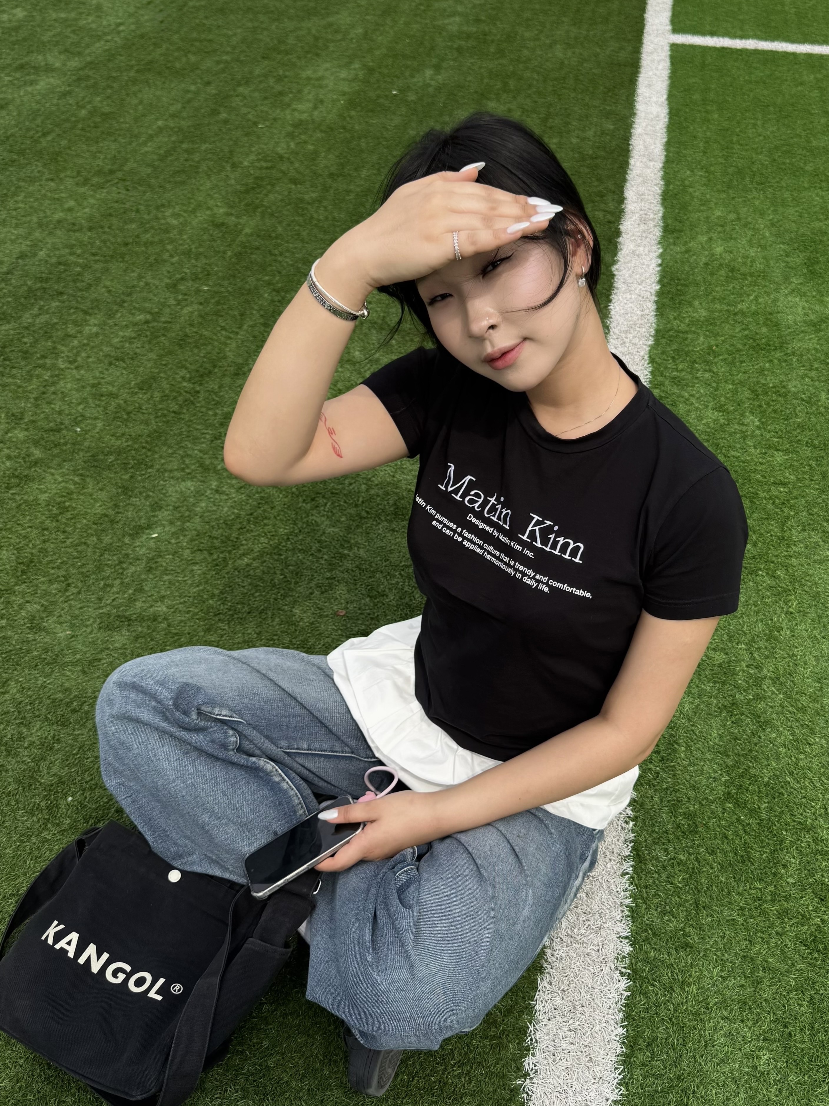 Matin Kim Heritage Logo Top Black, (W) Pandora Heart Shaped Clasp Bracelet Sterling Silver 착용 스타일