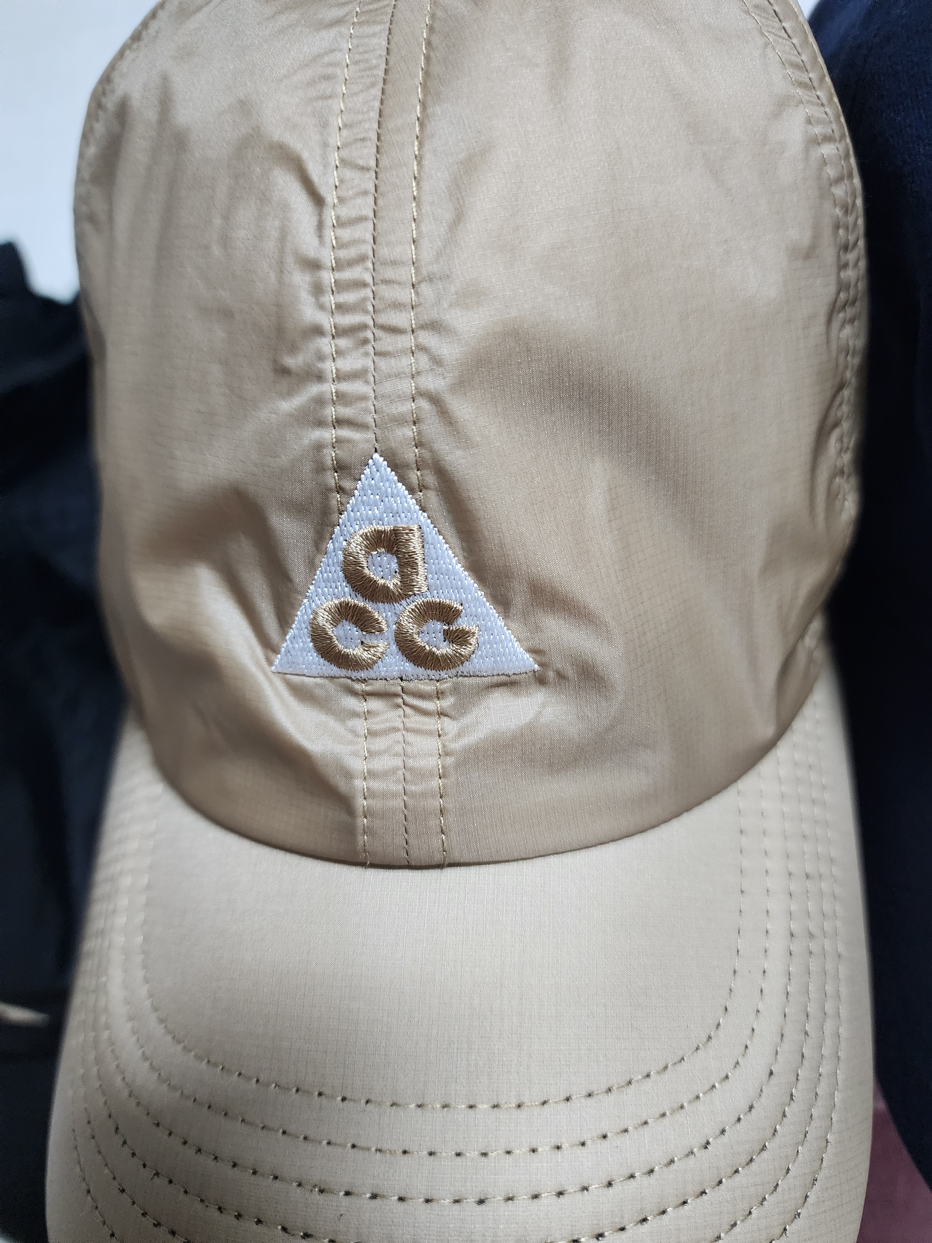 Nike ACG Dri-Fit Club Trail Cap Parachute Beige 착용 스타일 - 1