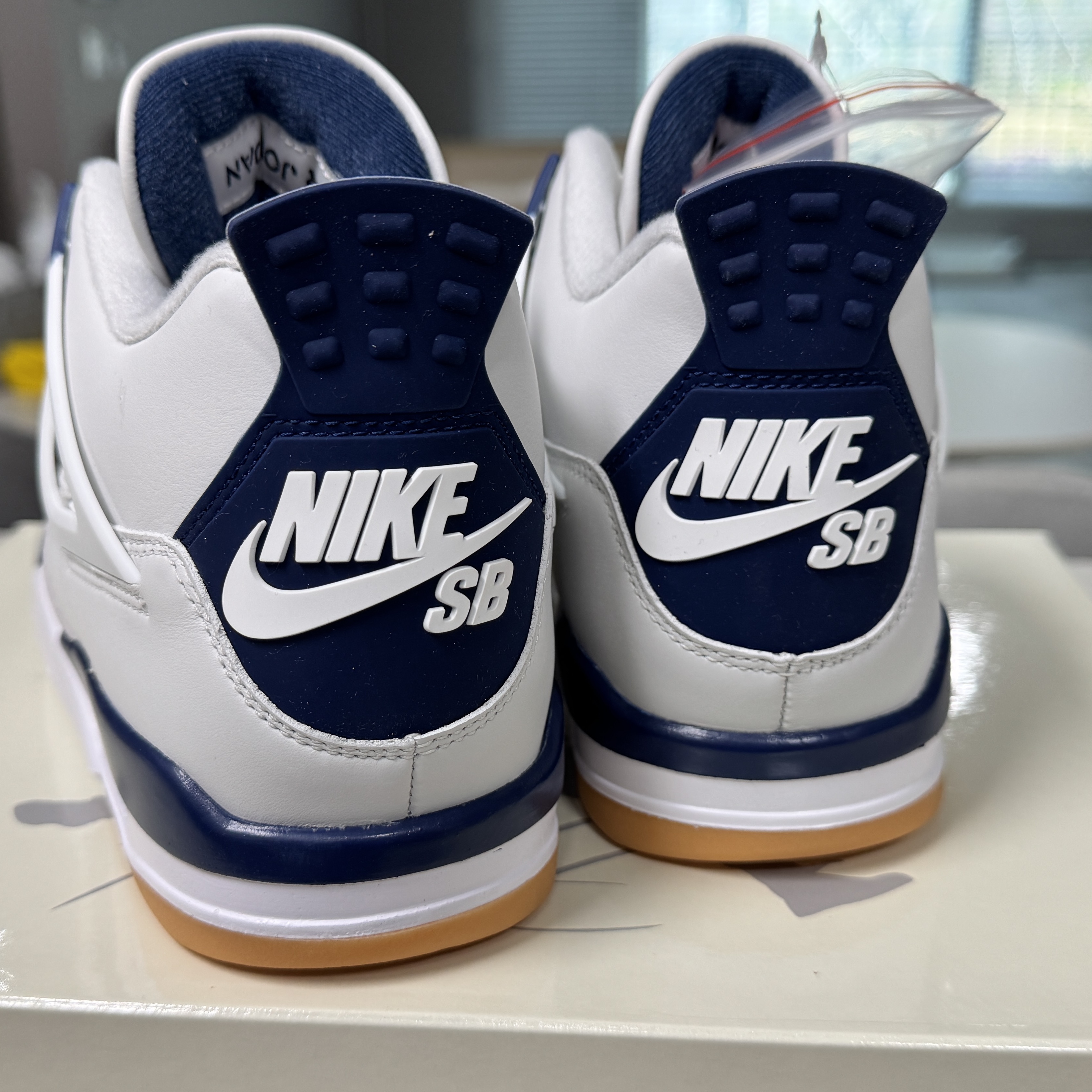 Jordan 4 x Nike SB Retro SP Navy 착용 스타일 - 2