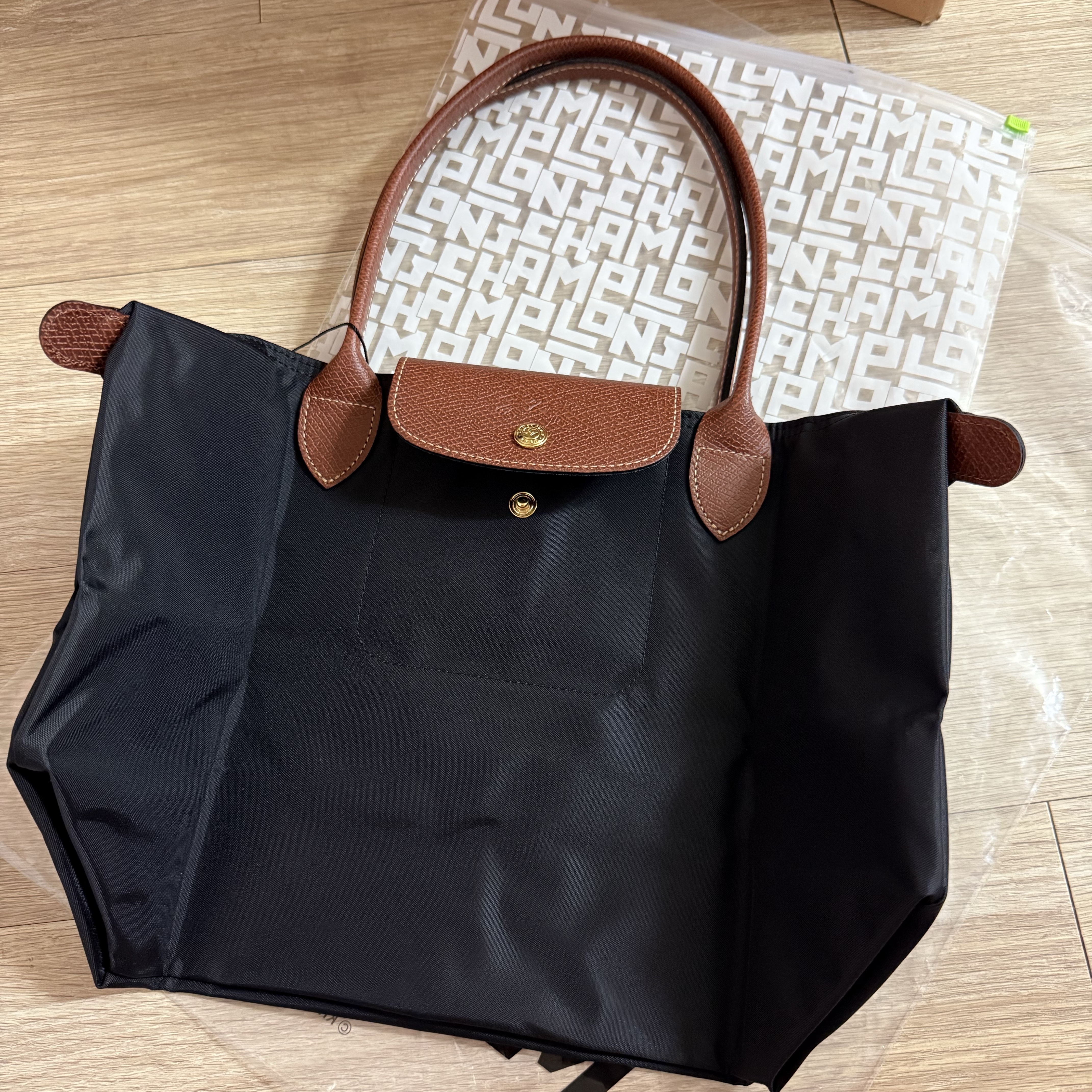 Longchamp Le Pliage Original Tote Bag M Black 착용 스타일 - 2