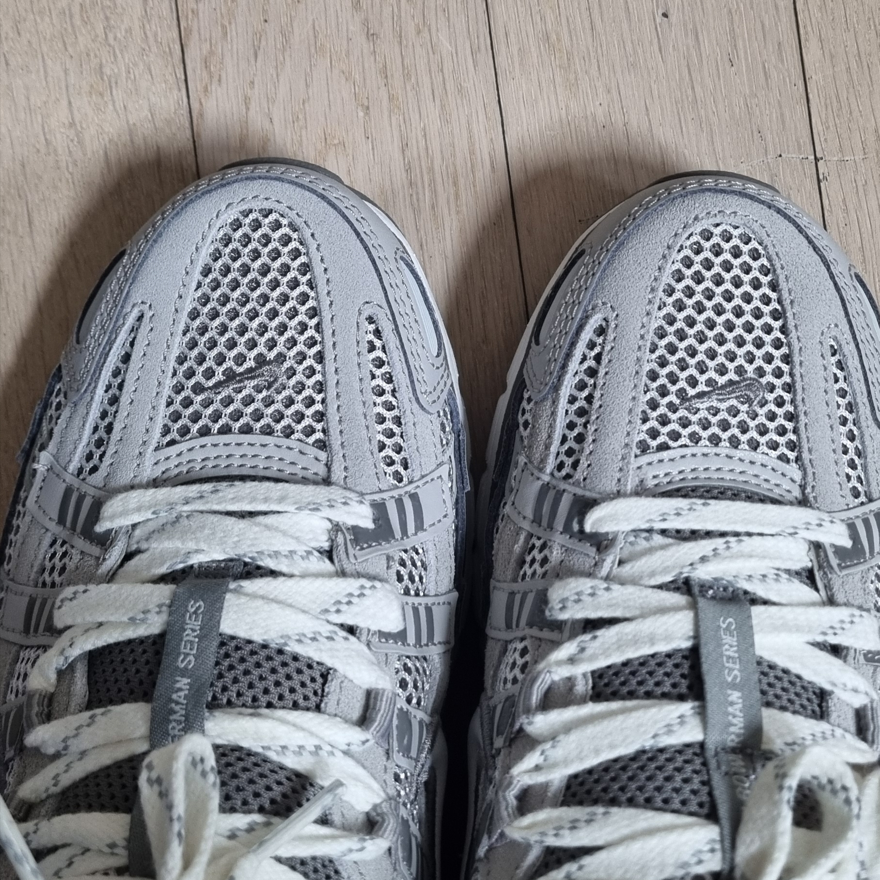Nike P-6000 PRM Light Iron Ore 착용 스타일
