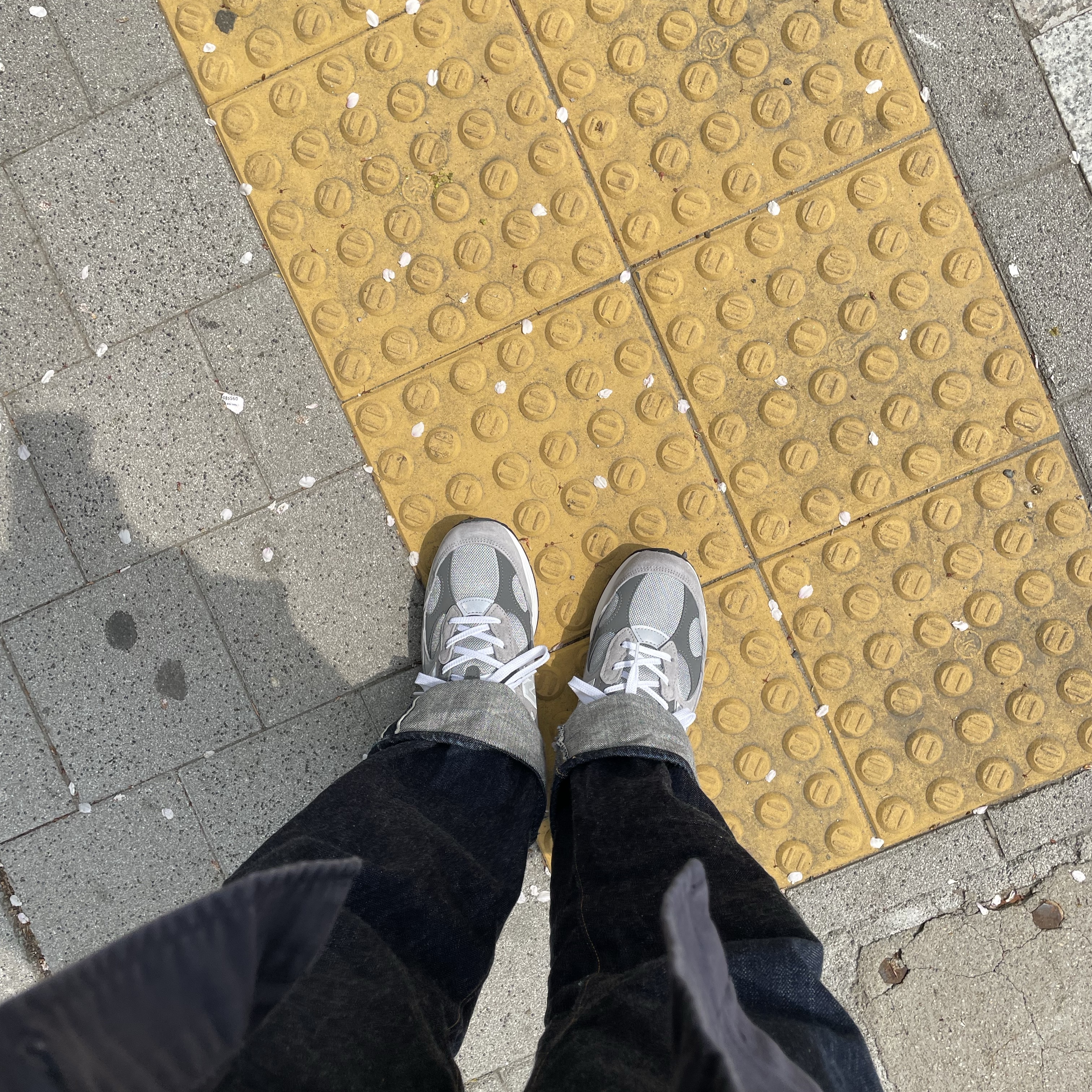 New Balance 992 Made in USA Core Grey Silver Metallic 착용 스타일