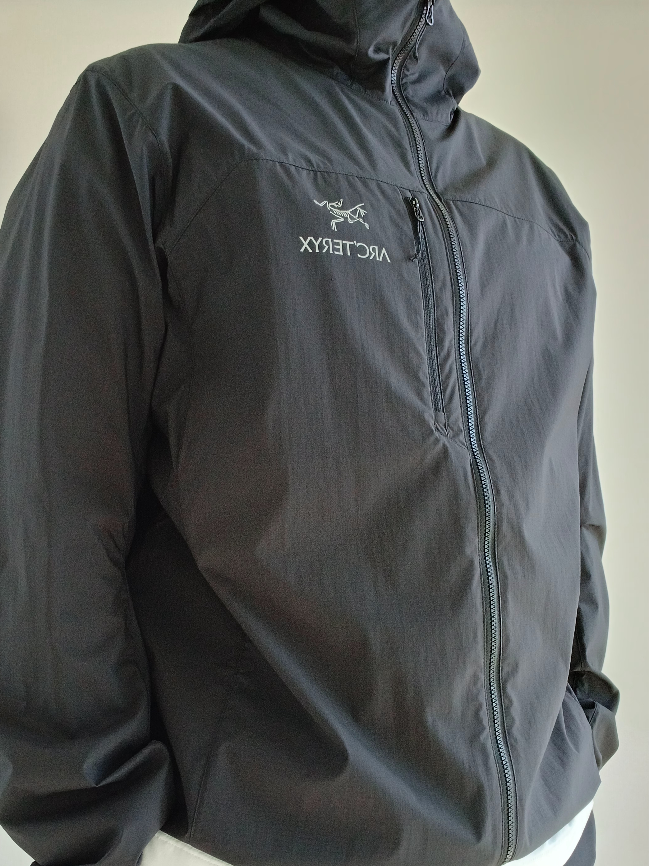 Nike ACG Trail Cap Black, Arc'teryx Squamish Hoody Black 착용 스타일 - 4