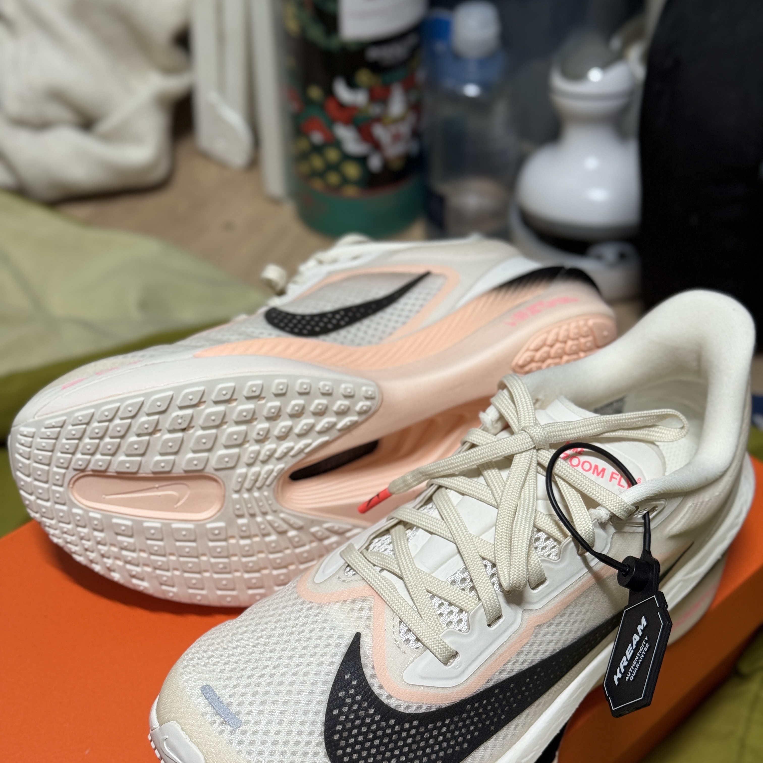 (W) Nike Zoom Fly 6 Pale Ivory Crimson Tint 착용 스타일 - 2