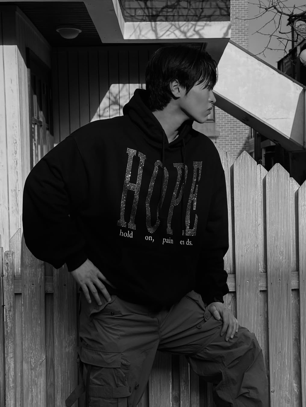 GRAILZ Pain Ends Hoodie Black 착용 스타일 - 5