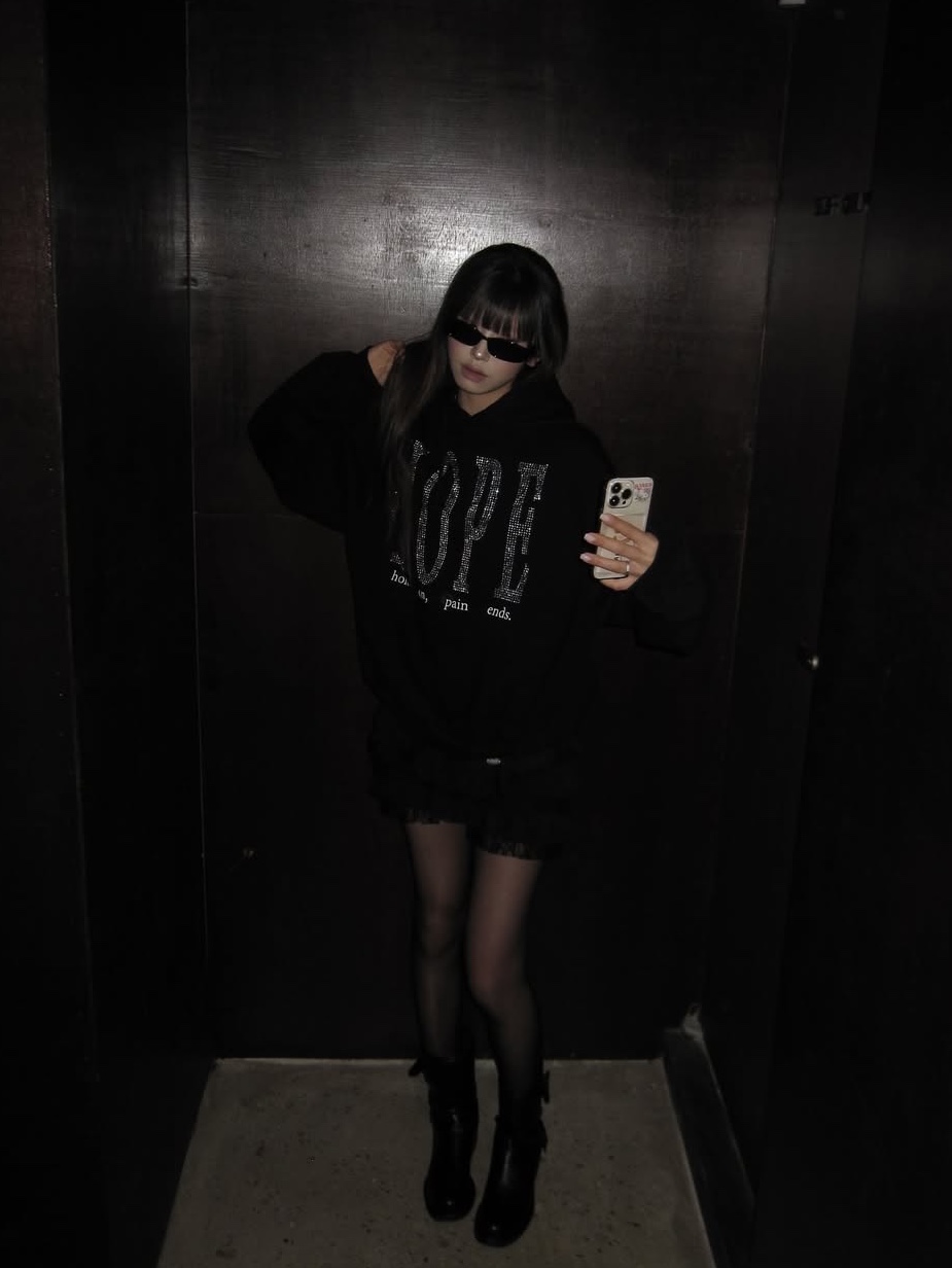 GRAILZ Pain Ends Hoodie Black 착용 스타일 - 4