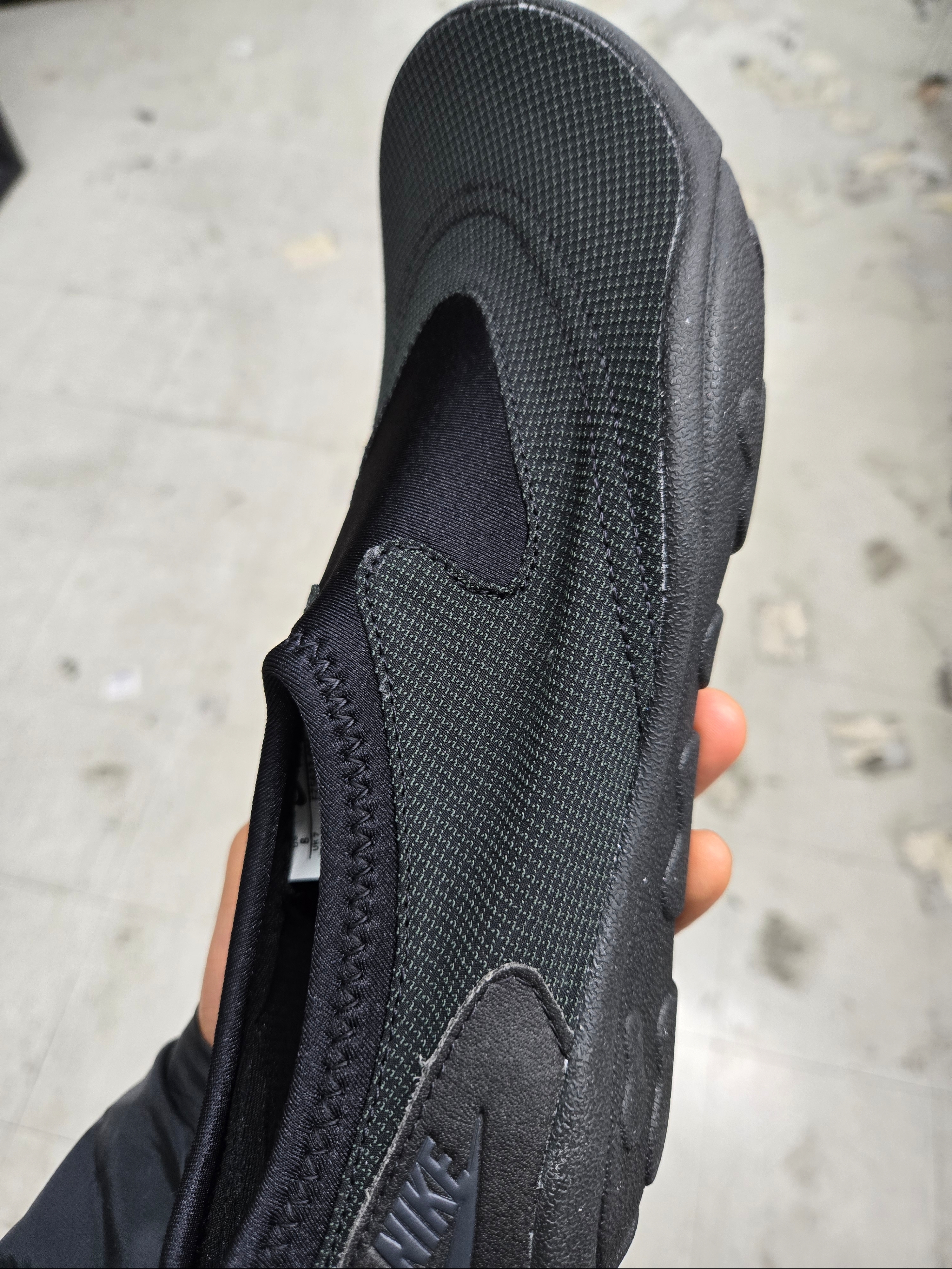 Nike Aqua Turf Black and Off Noir 착용 스타일